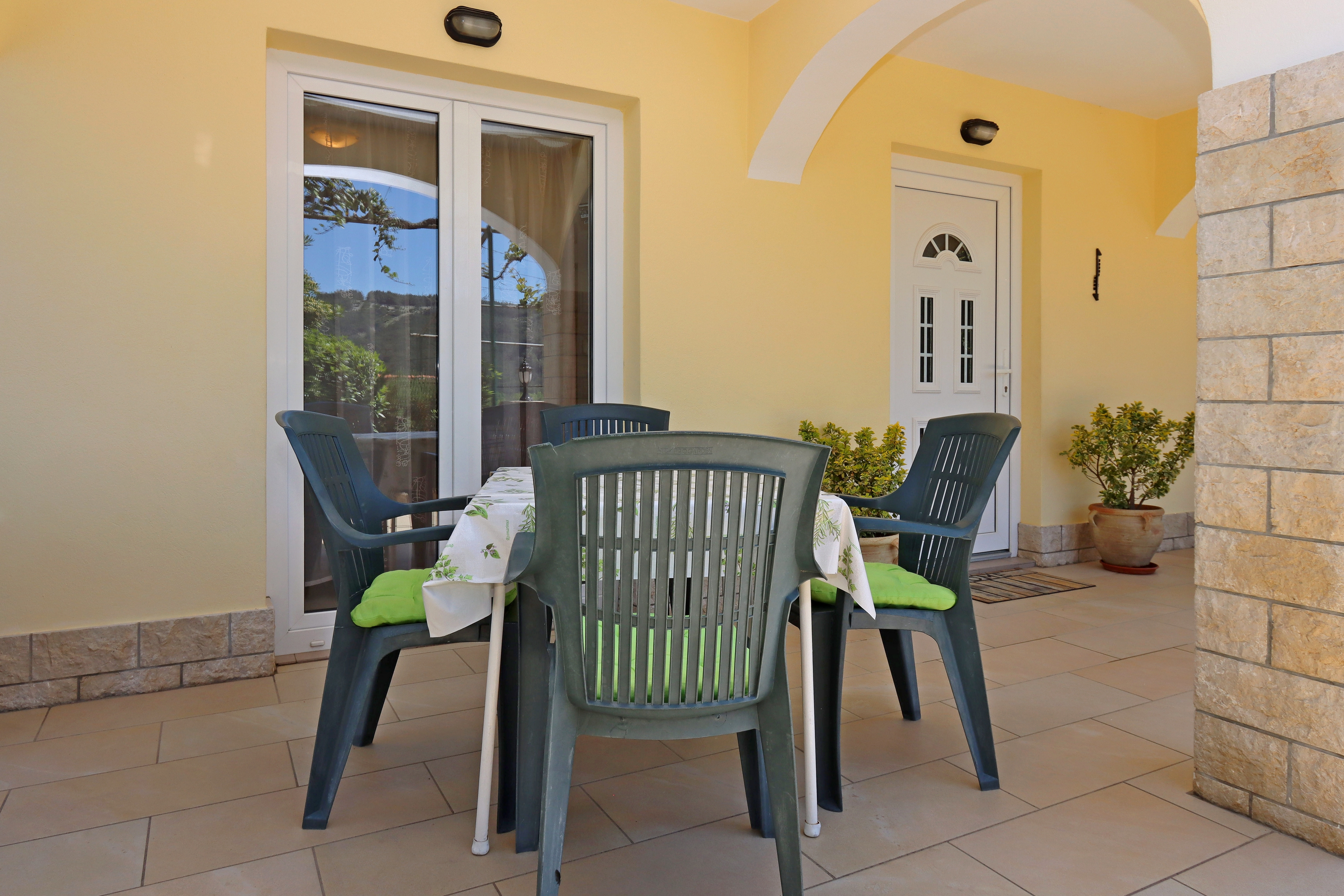 One bedroom apartment with terrace Lopar, Rab (A-14804-a)