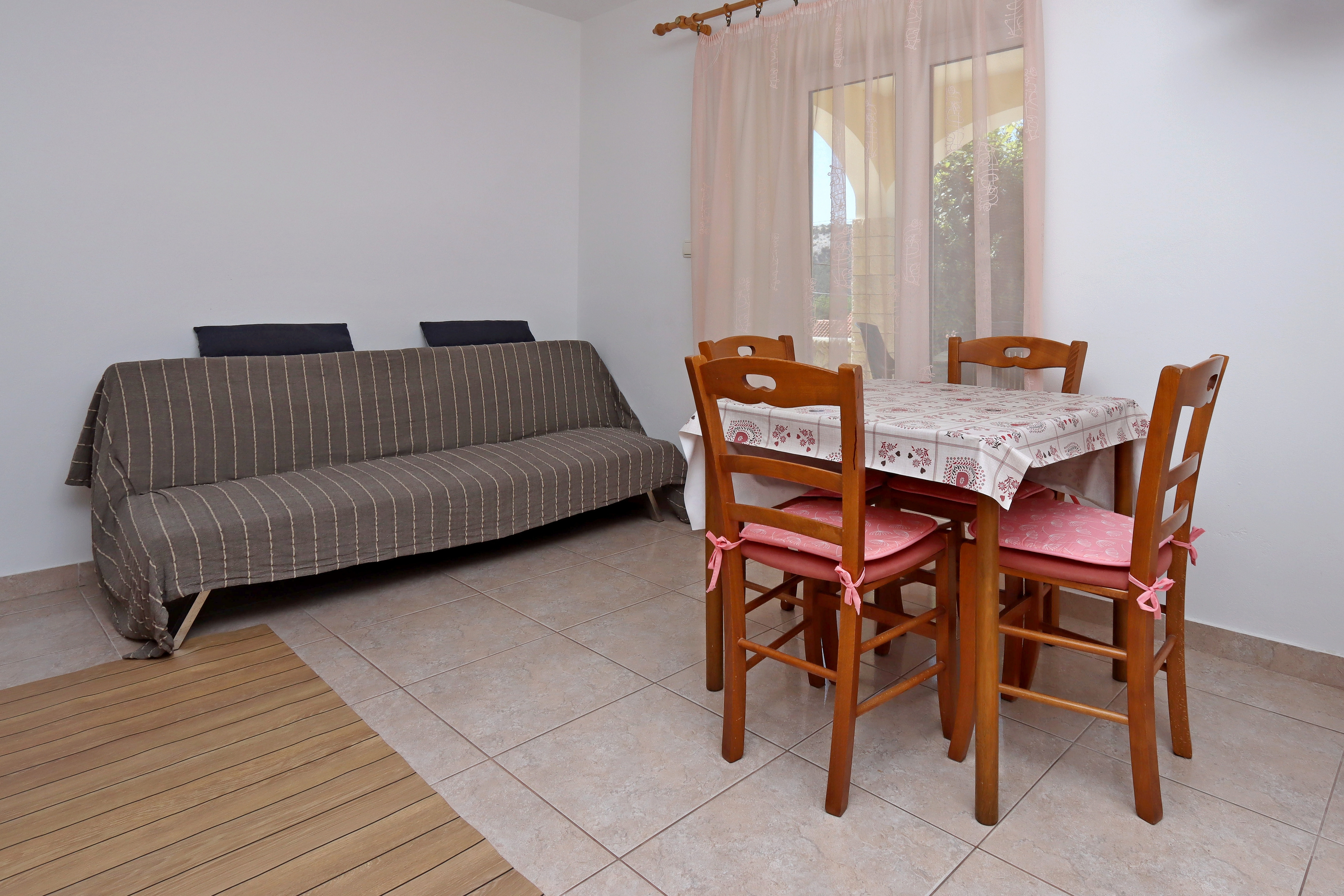 One bedroom apartment with terrace Lopar, Rab (A-14804-b) One bedroom apartment with terrace Lopar, Rab (A-14804-b)