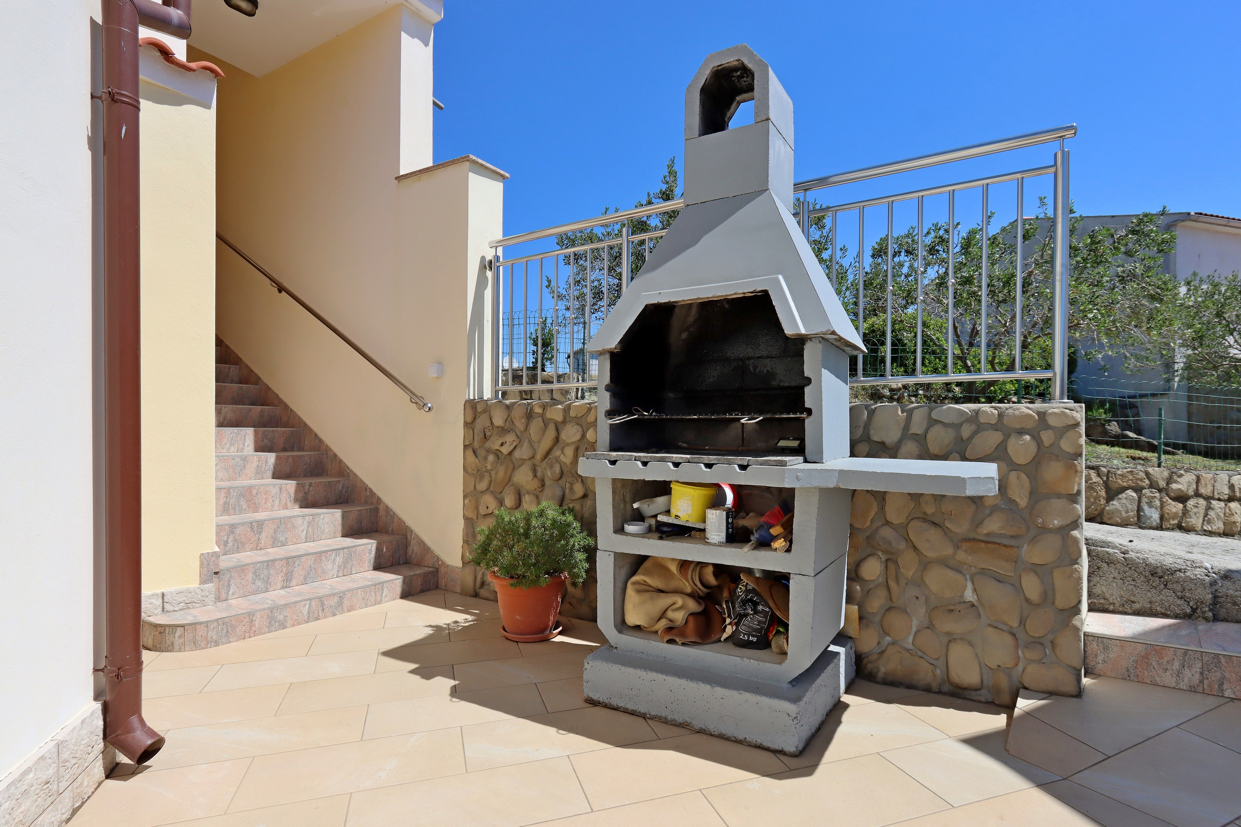 Dvosobni apartma S teraso Lopar, Rab  A-d