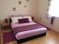 Sypialnia 2 Pirovac, Sypialnia 2 w zakwaterowaniu typu apartment, zwierzęta domowe są dozwolone i WiFi.