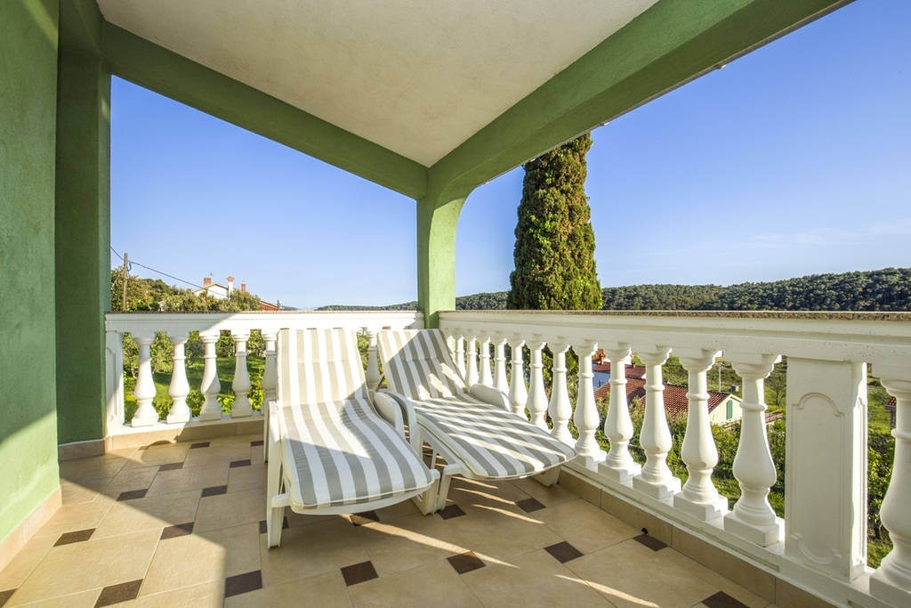Two bedroom apartment with terrace and sea view Kampor, Rab  A-b