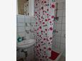 Ванная комната Orebić, Ванная комната в размещении типа studio-apartment, Домашние животные допускаются и WiFi.