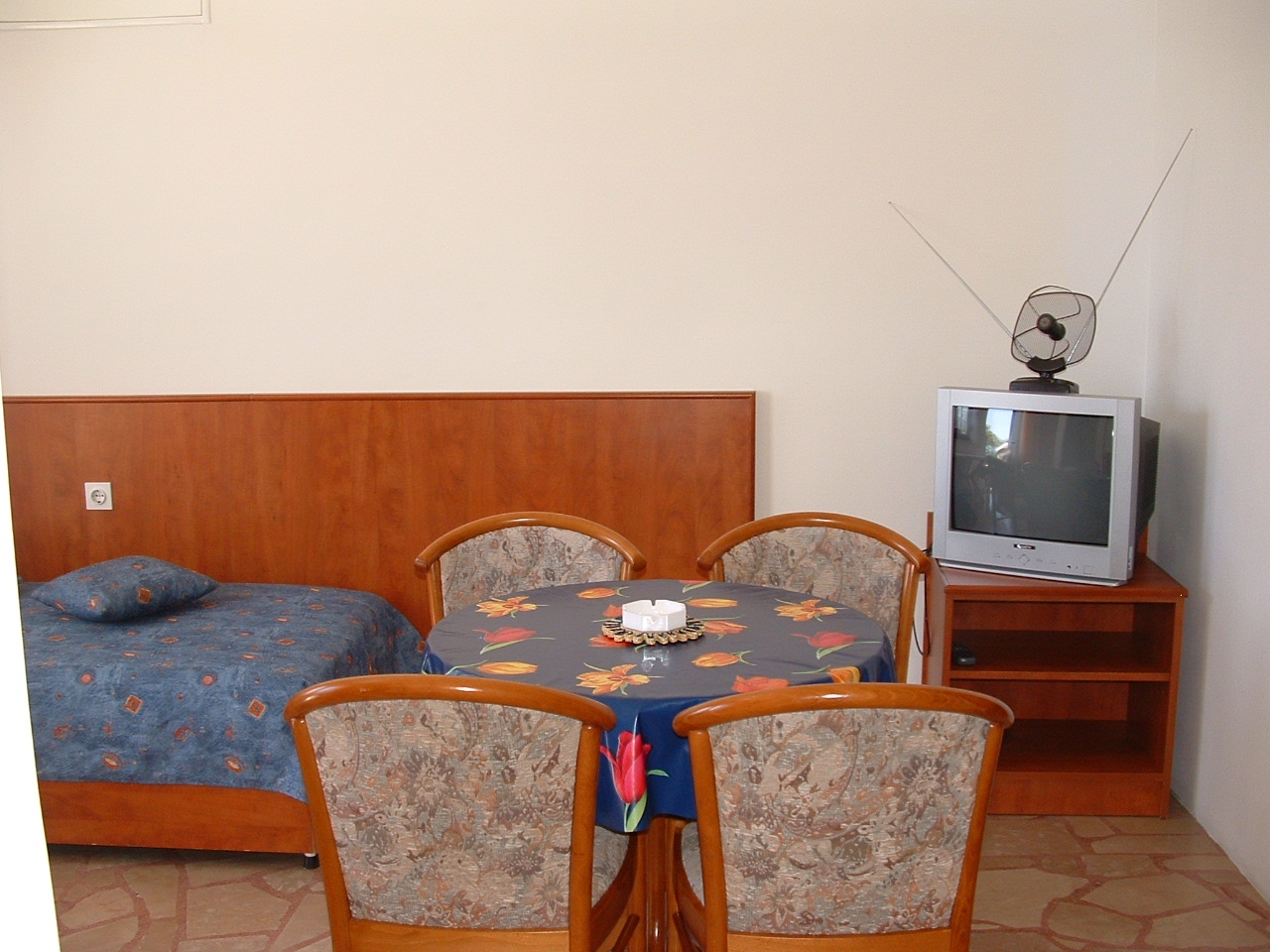 Two bedroom apartment with air-conditioning Lokva Rogoznica, Omiš (A-14853-a) Two bedroom apartment with air-conditioning Lokva Rogoznica, Omiš (A-14853-a)