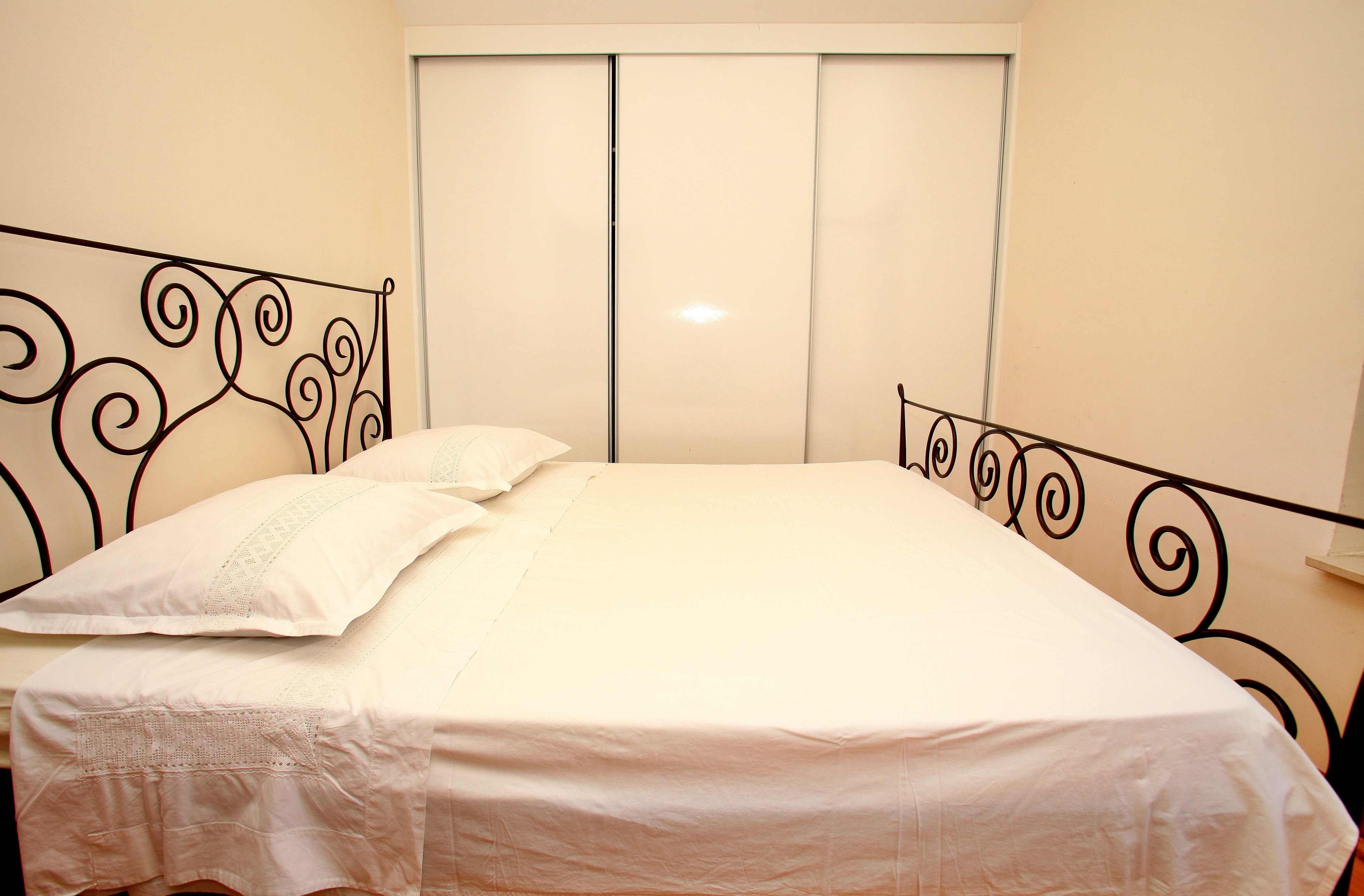 Three bedroom house with terrace and sea view Vinišće, Trogir  K