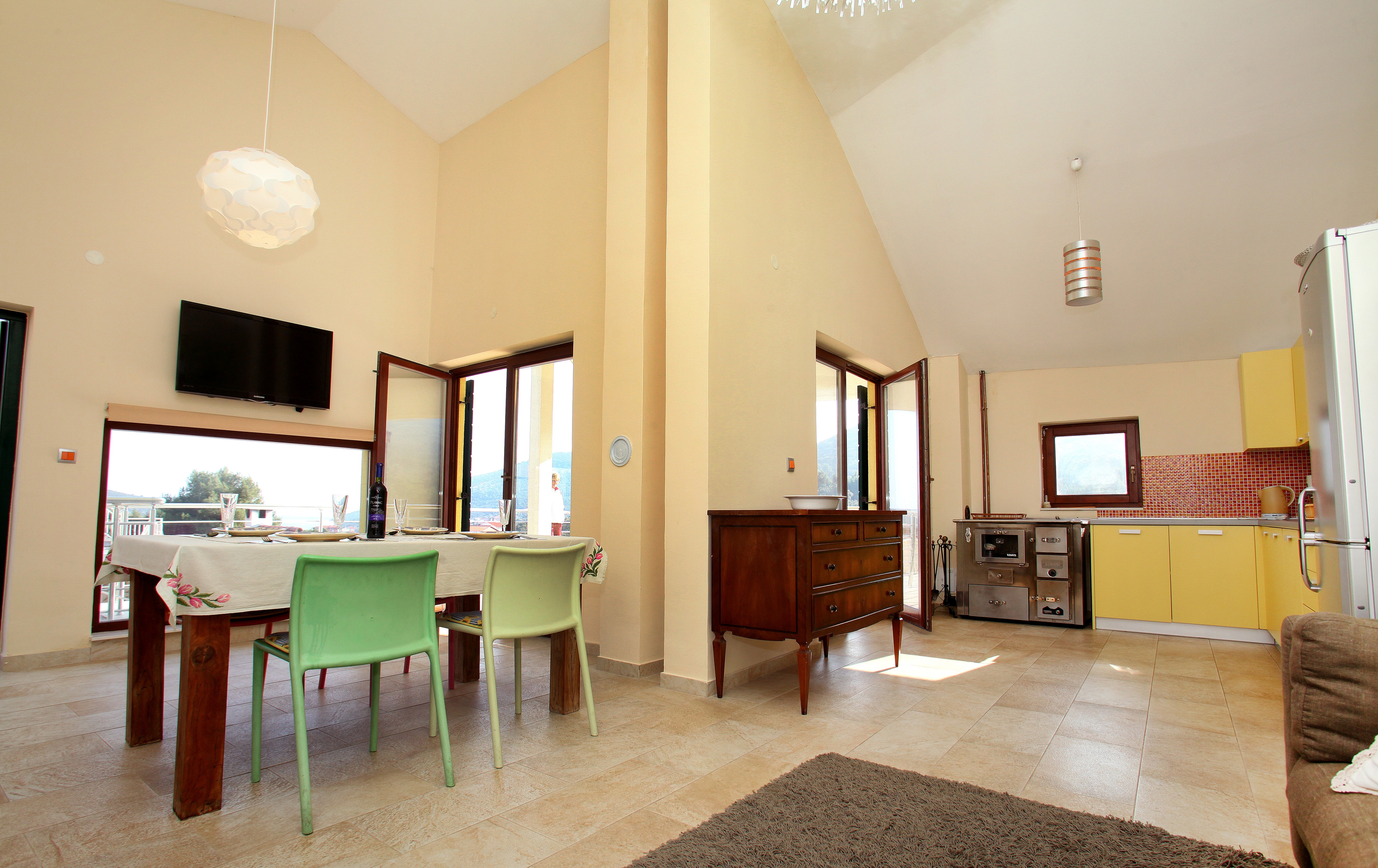 Three bedroom house with terrace and sea view Vinišće, Trogir  K