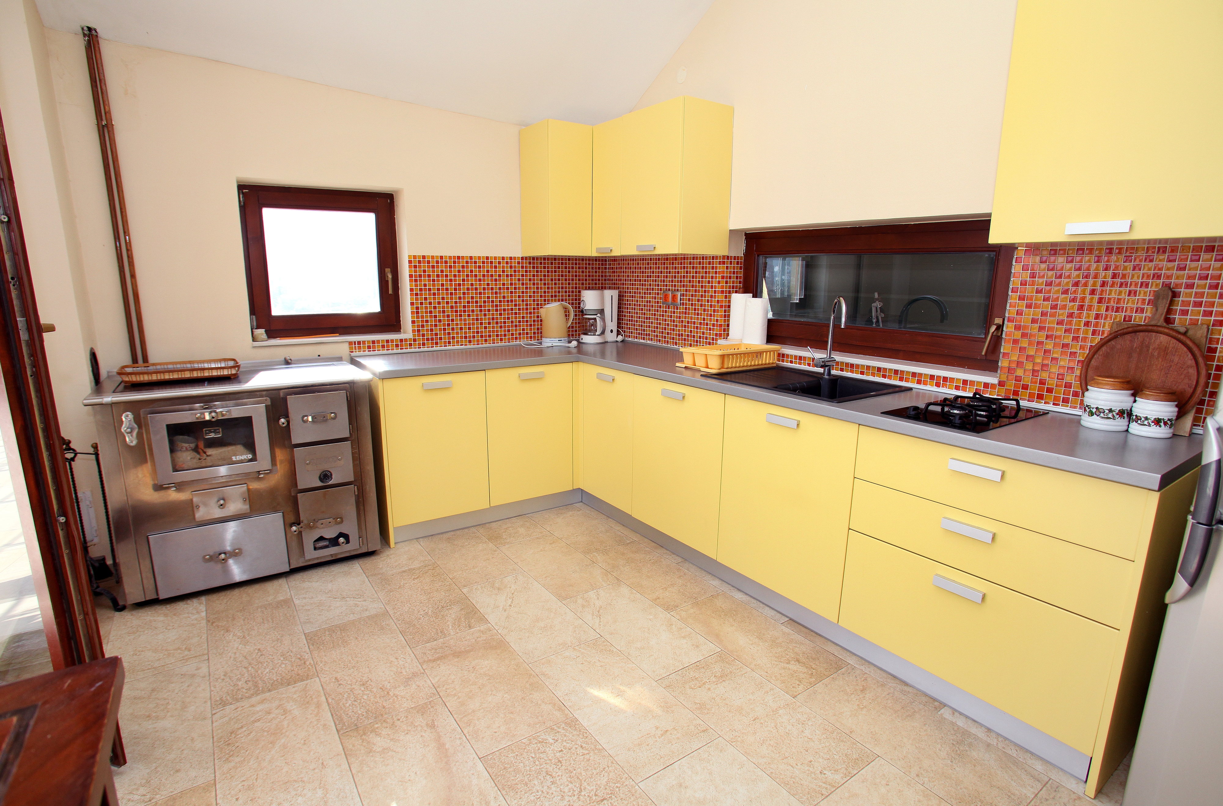 Three bedroom house with terrace and sea view Vinišće, Trogir  K