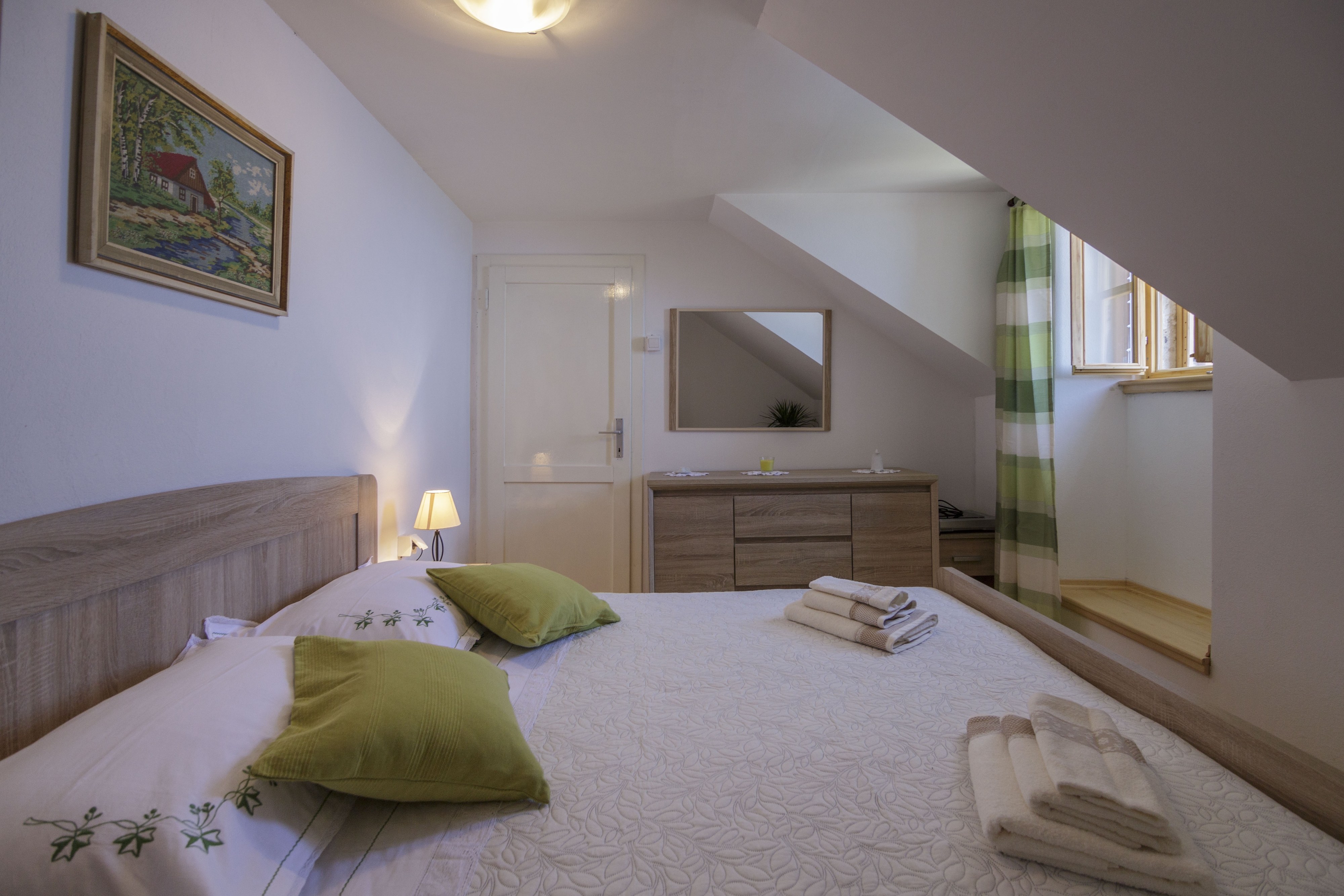 One bedroom house with terrace and sea view Oključna, Vis  K