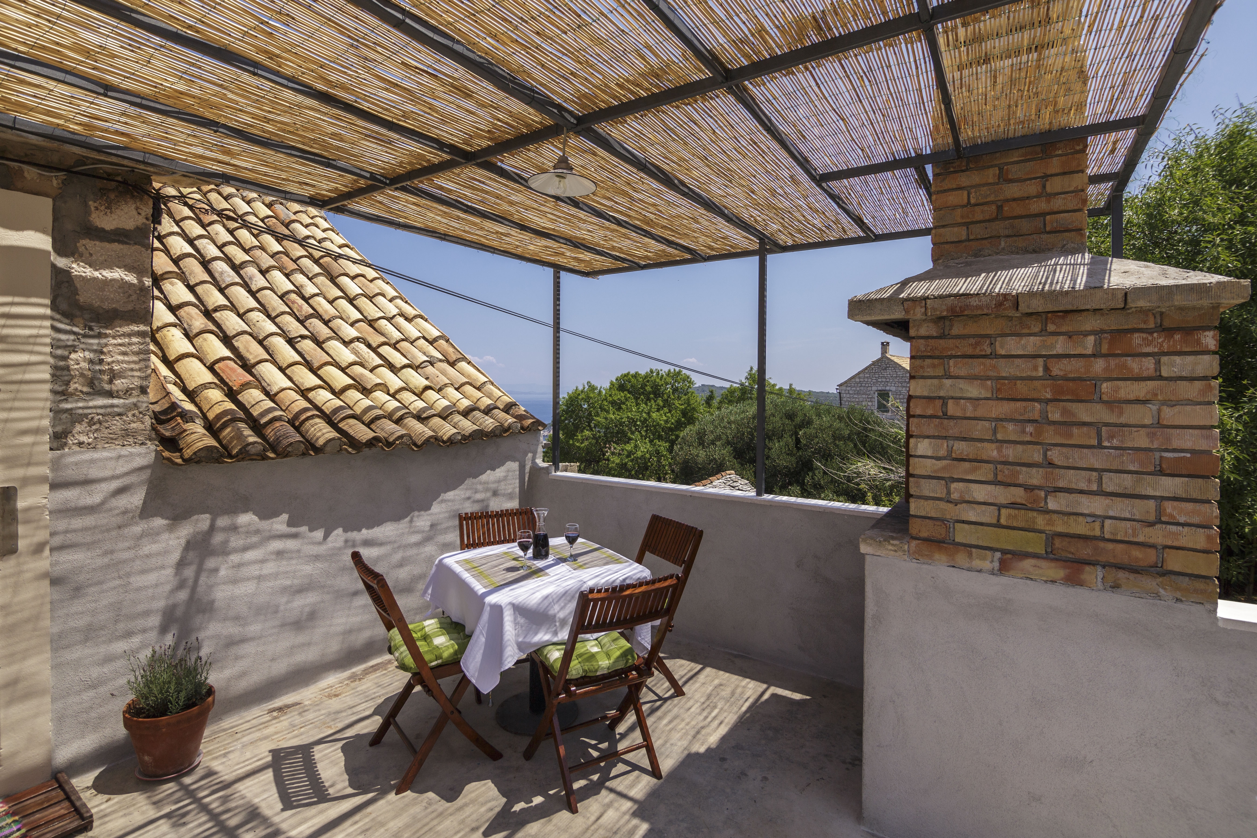 One bedroom house with terrace and sea view Oključna, Vis  K