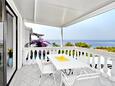 Prižba, Terrasse dans l’hébergement en type apartment, avec la vue sur la mer et WiFi.