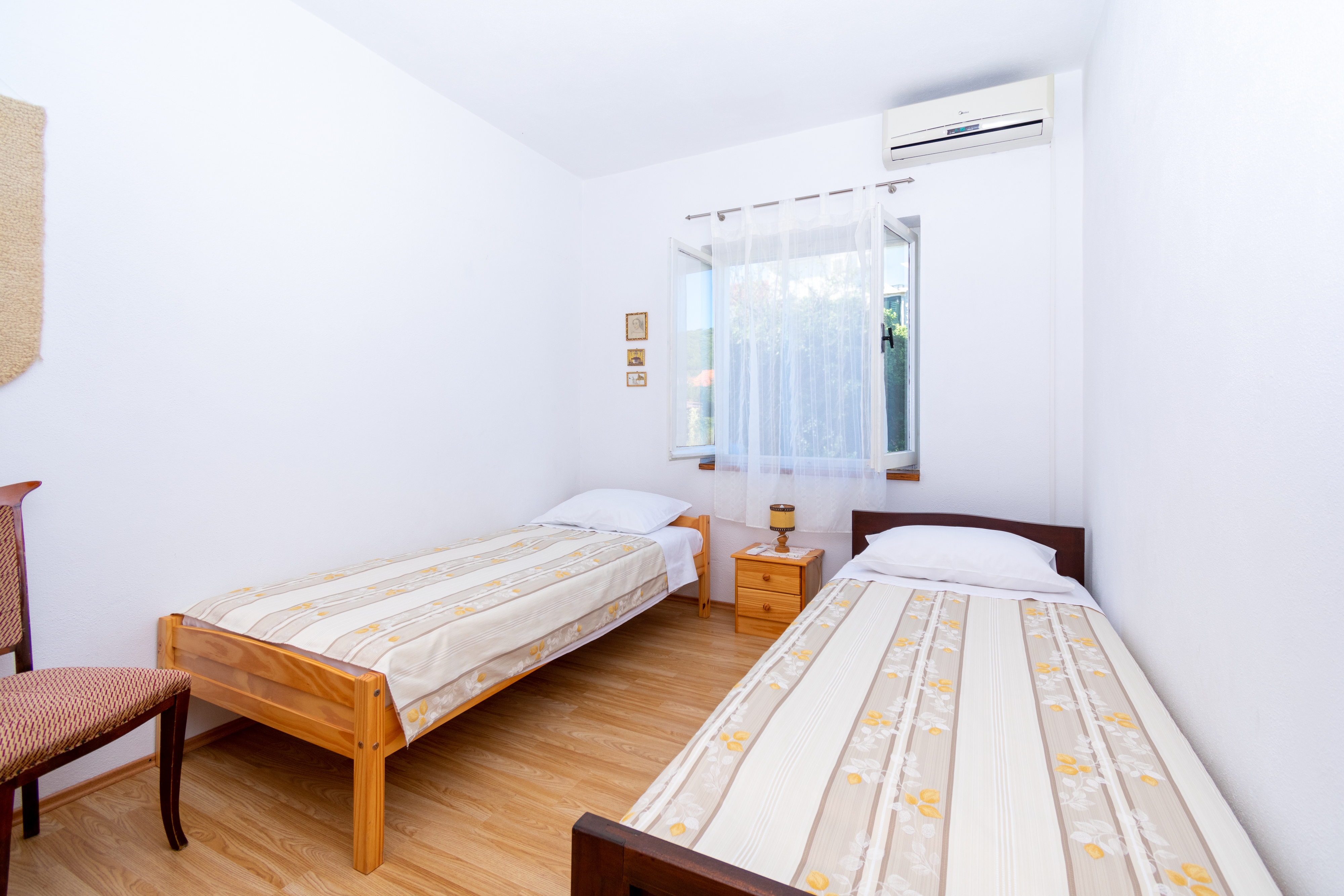 Two bedroom apartment near beach Preko, Ugljan  A-a