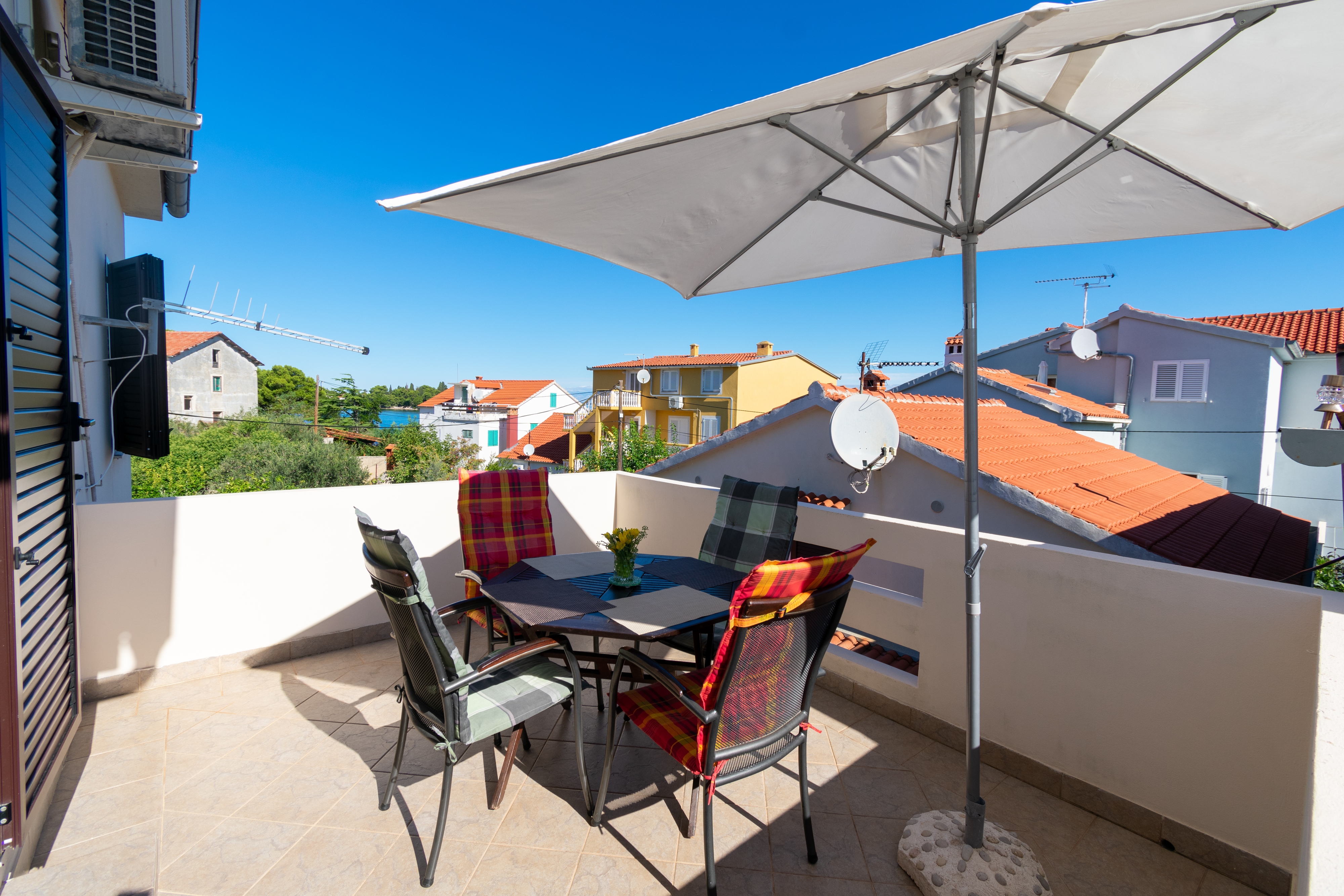 Two bedroom apartment near beach Preko, Ugljan (A-14917-a) Two bedroom apartment near beach Preko, Ugljan (A-14917-a)