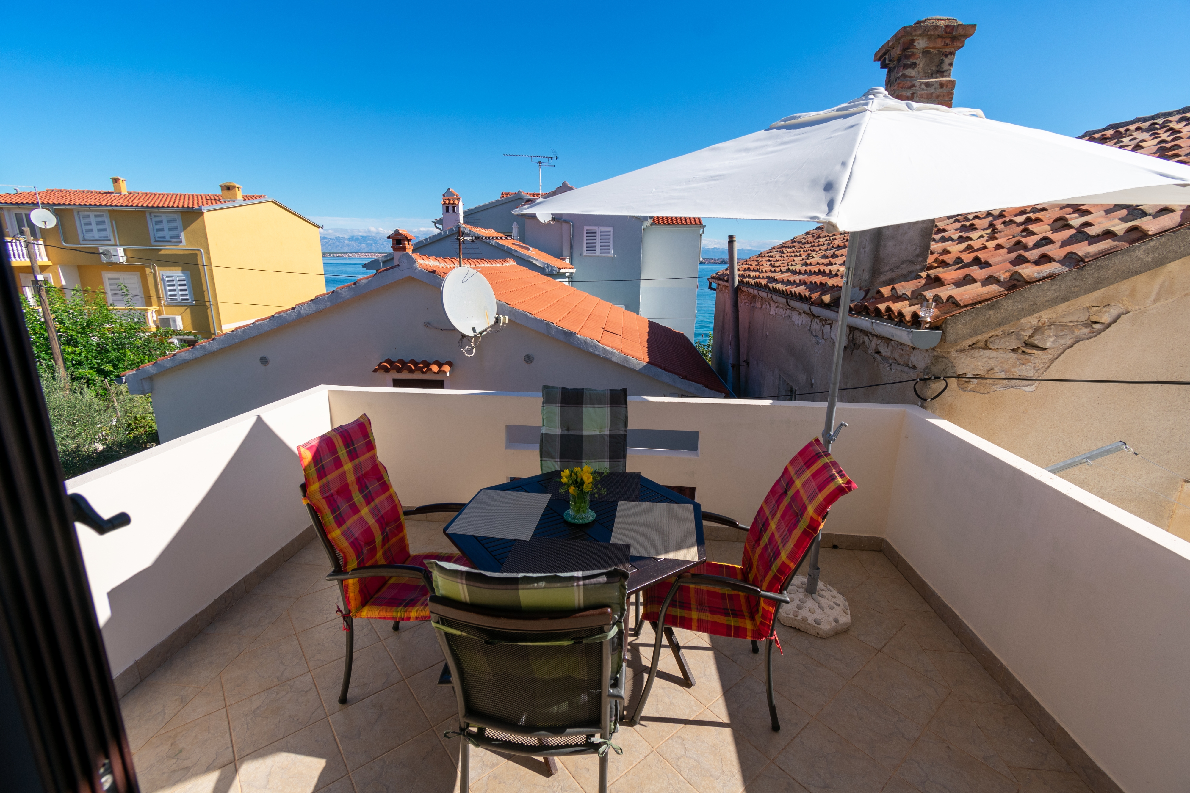 Two bedroom apartment near beach Preko, Ugljan  A-a