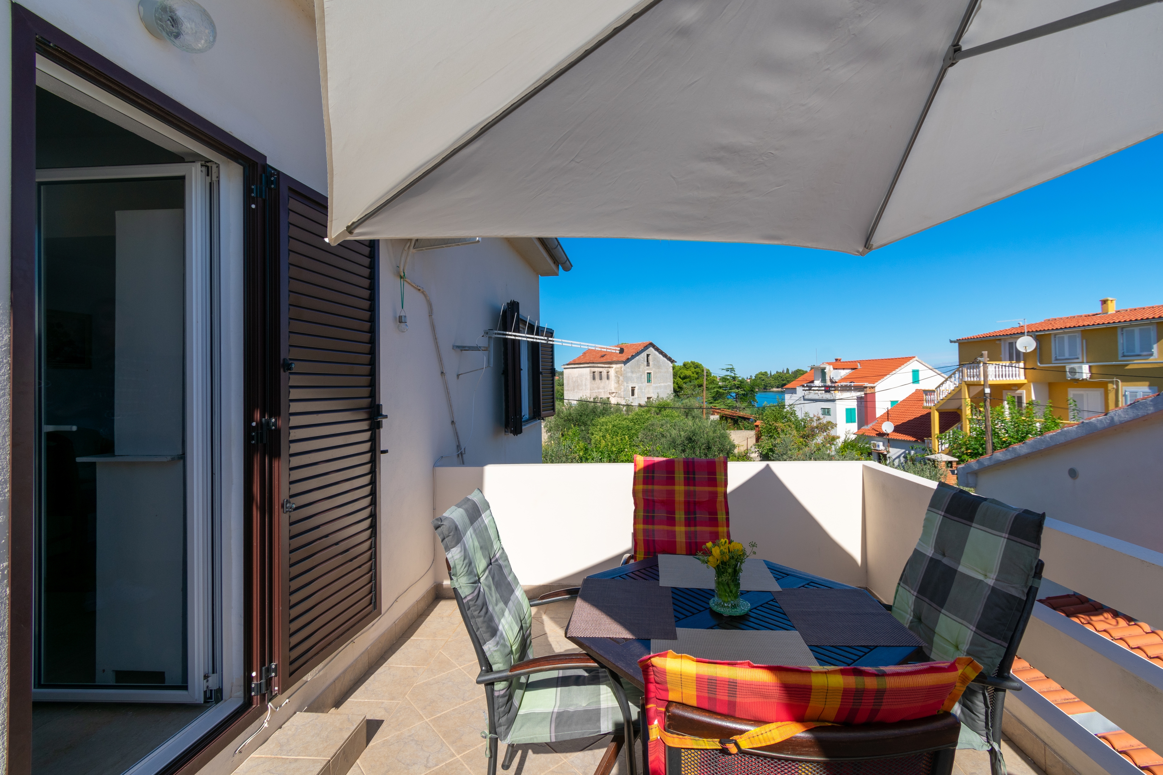 Two bedroom apartment near beach Preko, Ugljan  A-a