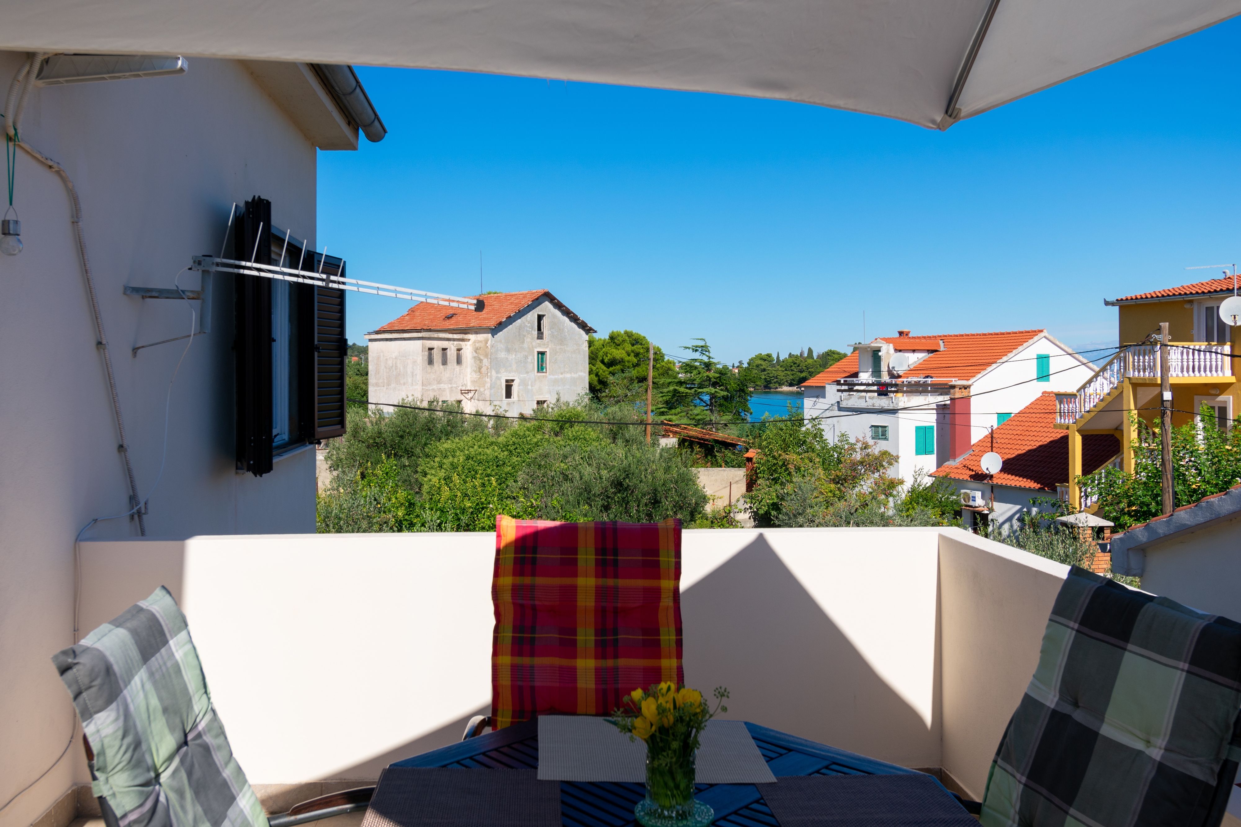 Two bedroom apartment near beach Preko, Ugljan  A-a