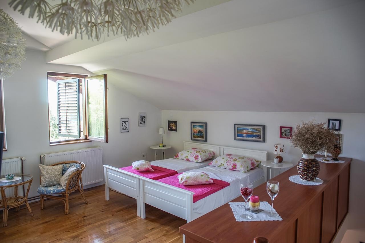 Two bedroom house with terrace Daruvar, Bjelovarska  K