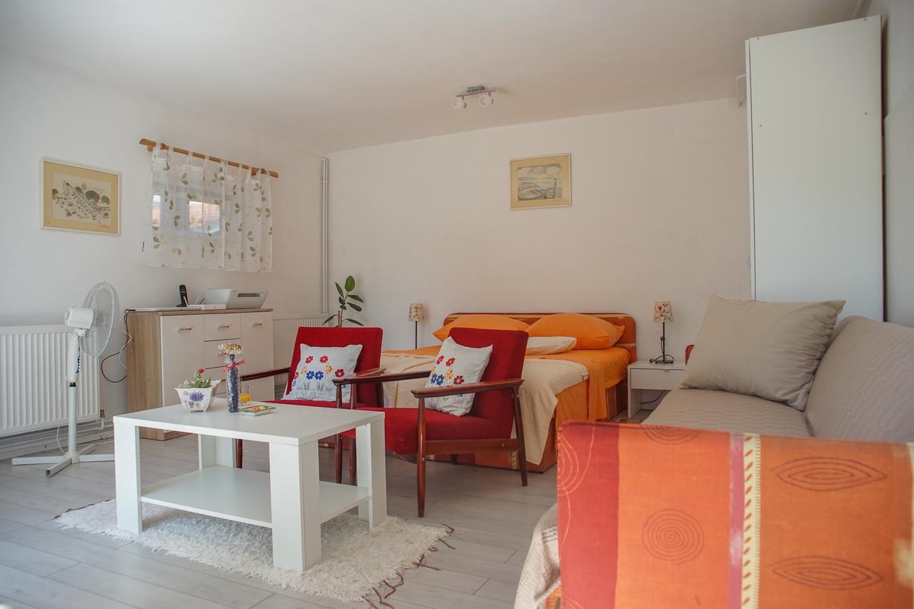 Two bedroom house with terrace Daruvar, Bjelovarska  K