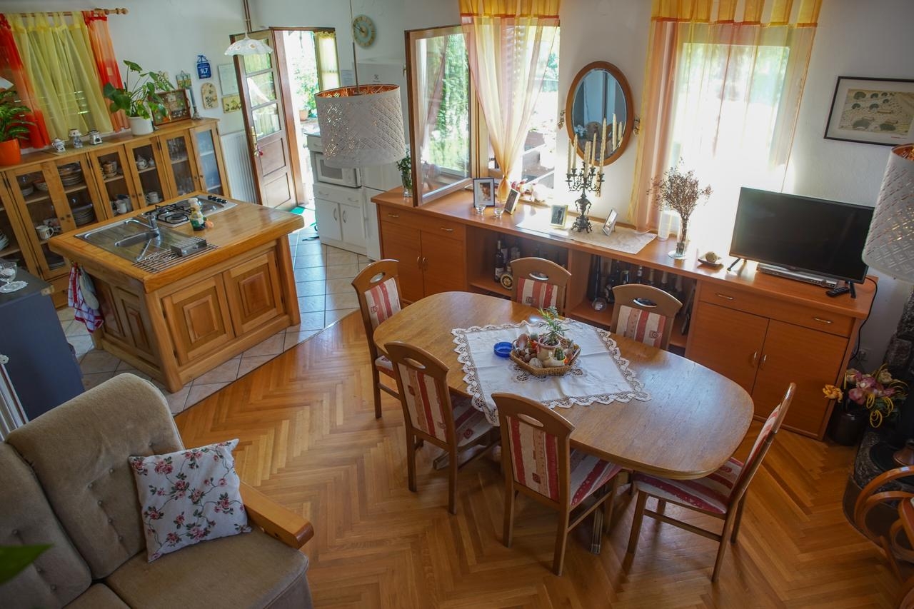 Two bedroom house with terrace Daruvar, Bjelovarska  K