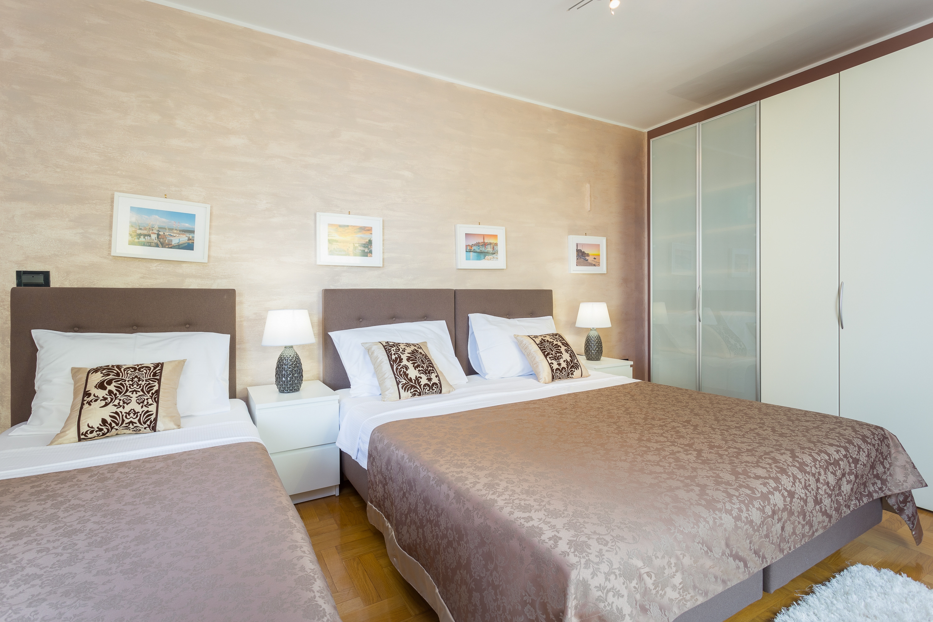 Four bedroom apartment with balcony and sea view Pula  A-a