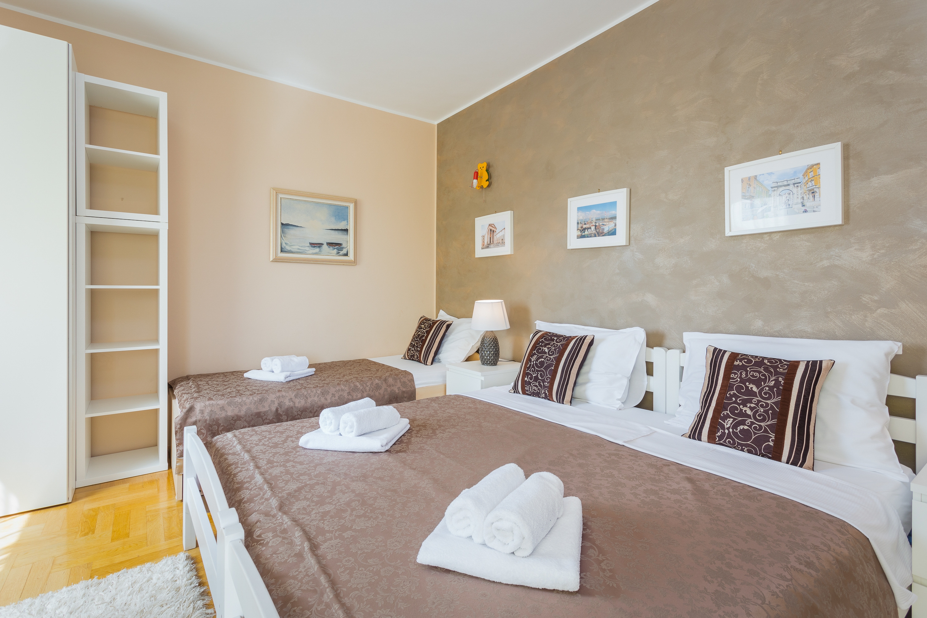 Four bedroom apartment with balcony and sea view Pula  A-a