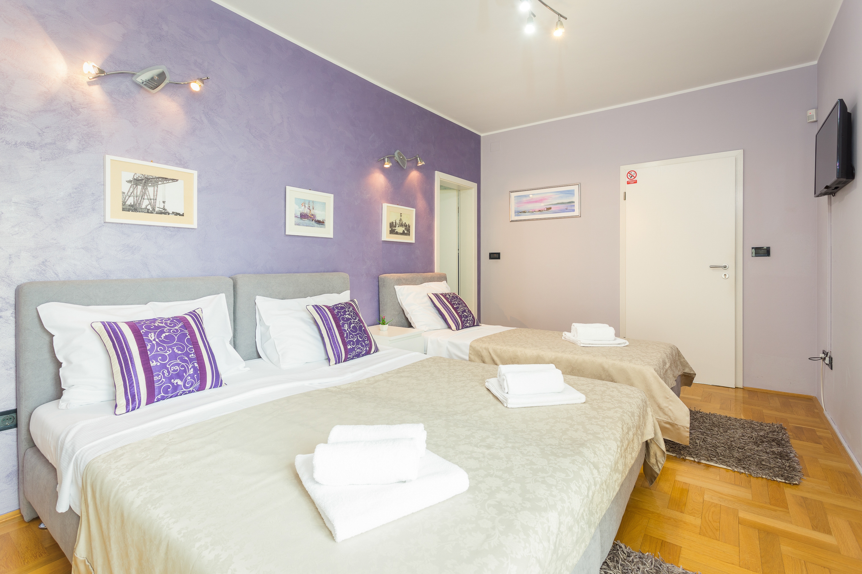 Four bedroom apartment with balcony and sea view Pula  A-a