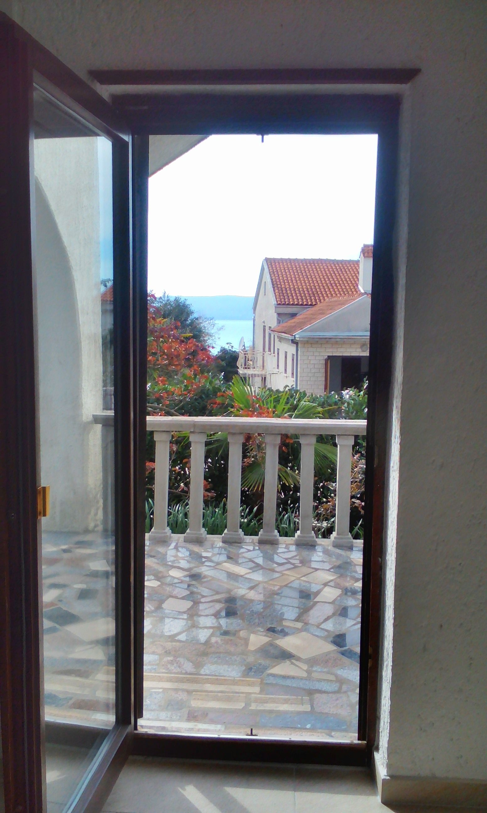 Two bedroom apartment with terrace and sea view Njivice, Krk  A-a
