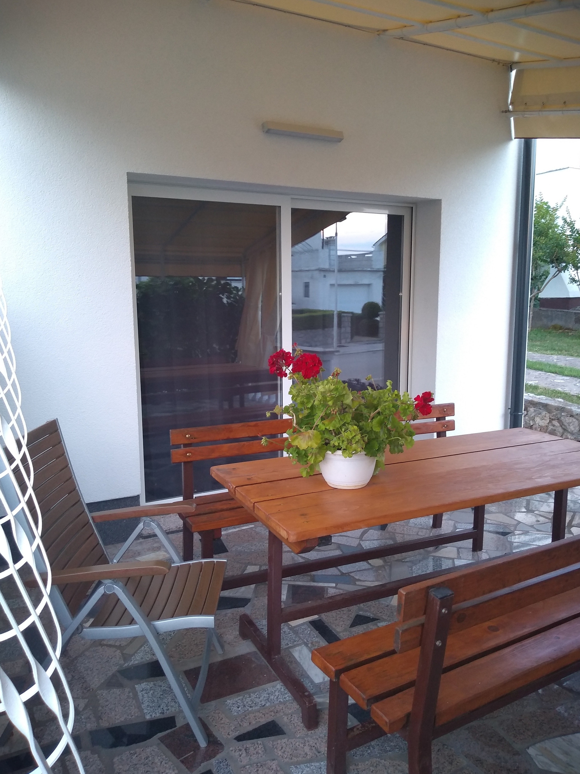 Two bedroom apartment with terrace Njivice, Krk  A-b