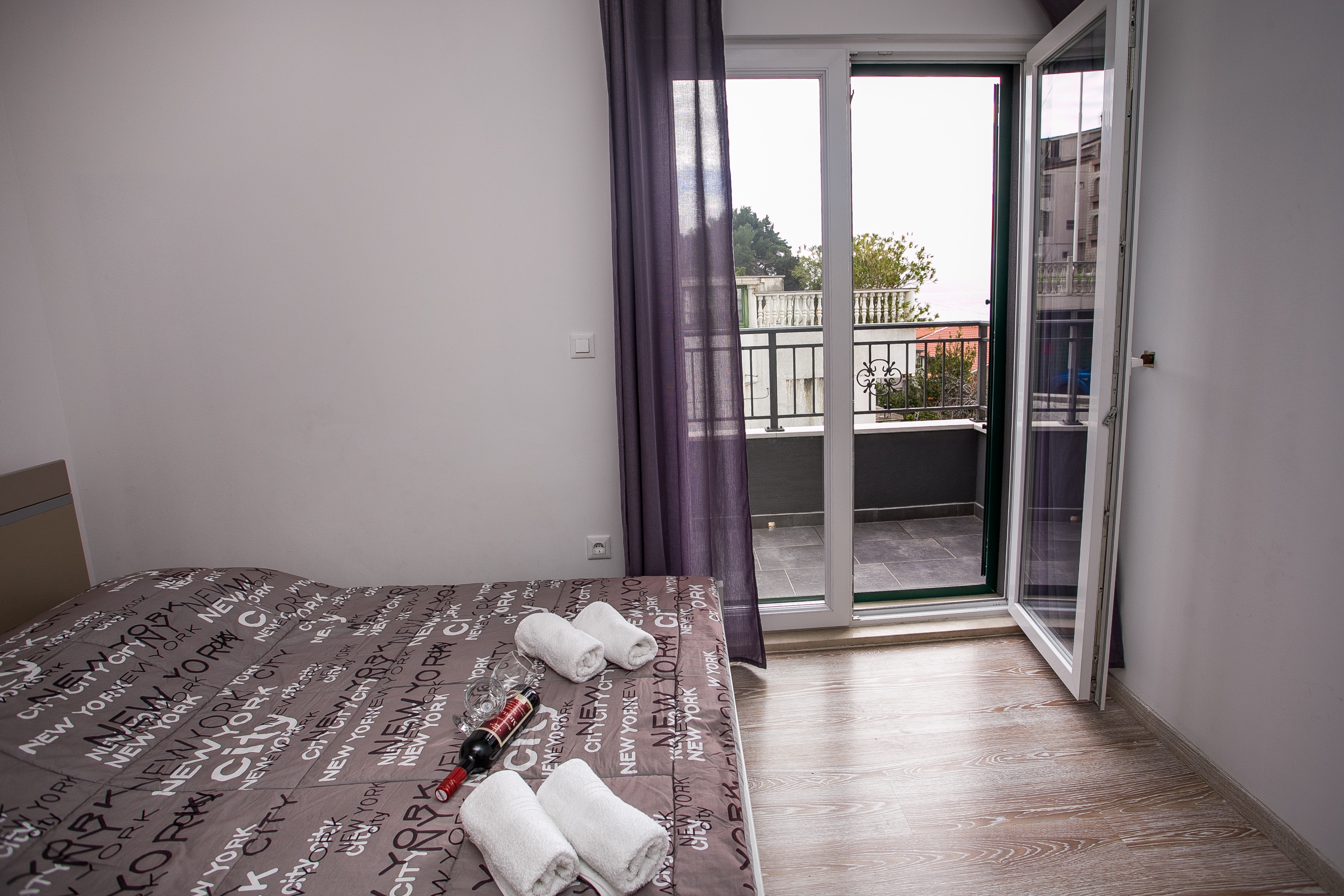 One bedroom apartment with terrace and sea view Sumpetar, Omiš  A-a