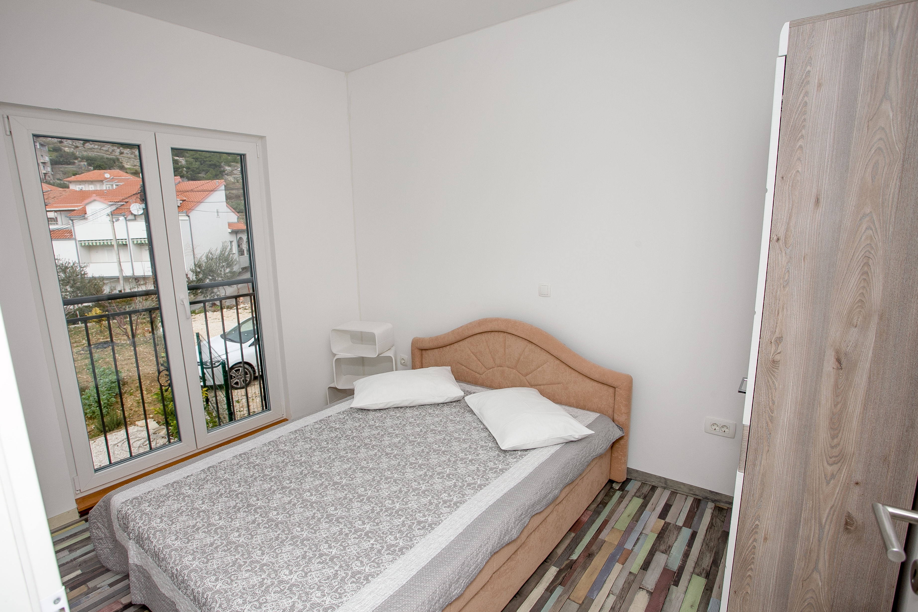 One bedroom apartment with terrace and sea view Sumpetar, Omiš  A-b