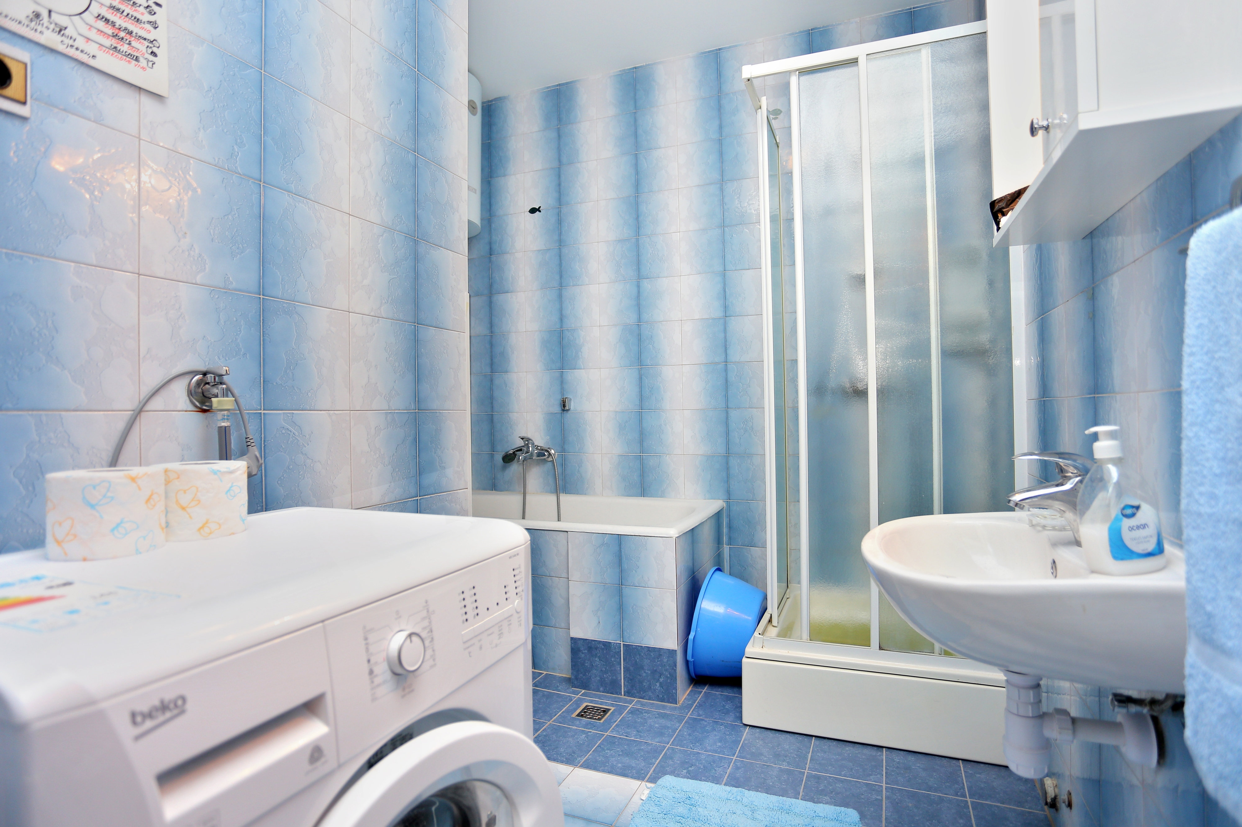 Two bedroom apartment near beach Podstrana, Split  A-a