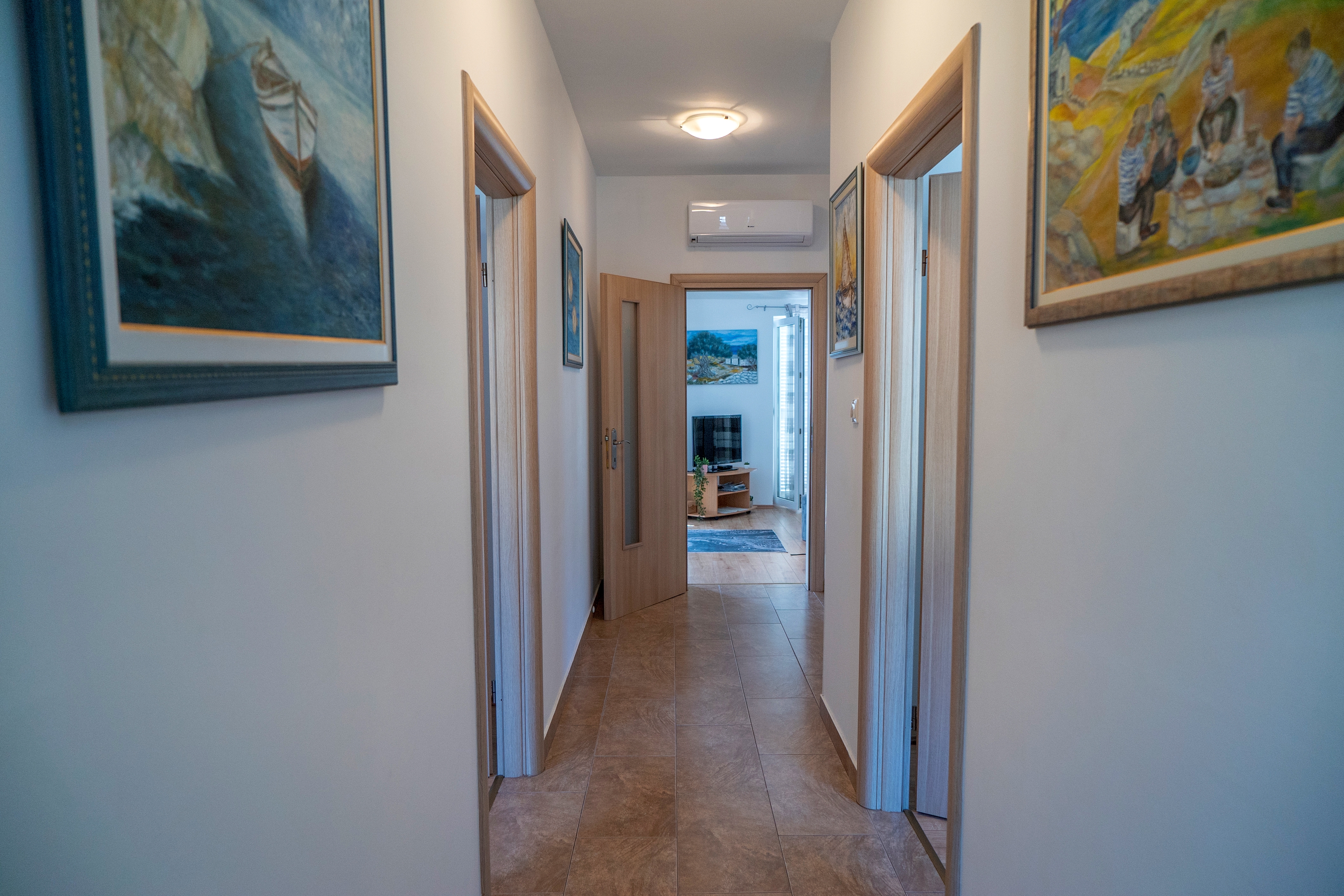 Two bedroom apartment near beach Podstrana, Split  A-b