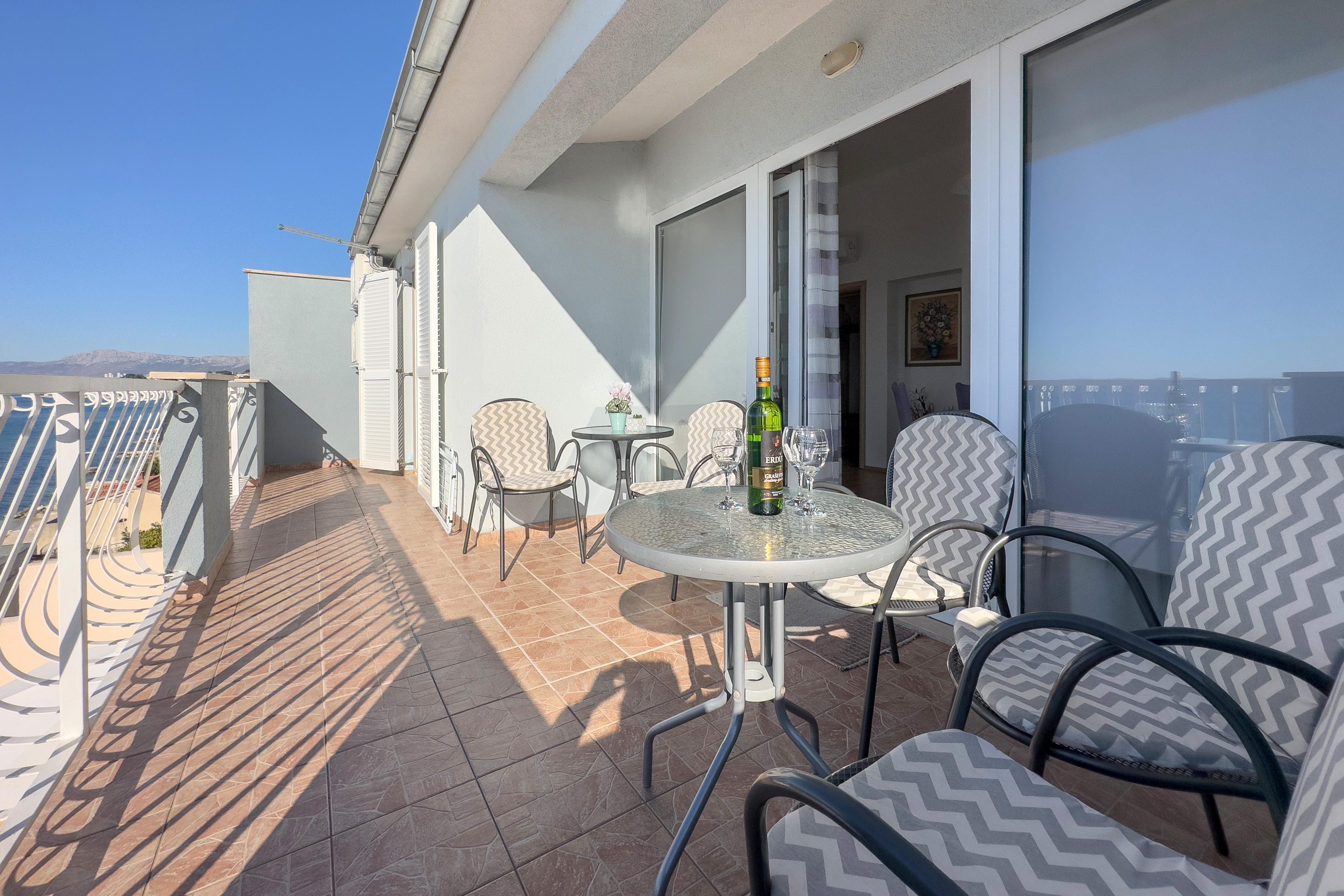Two bedroom apartment near beach Podstrana, Split  A-b