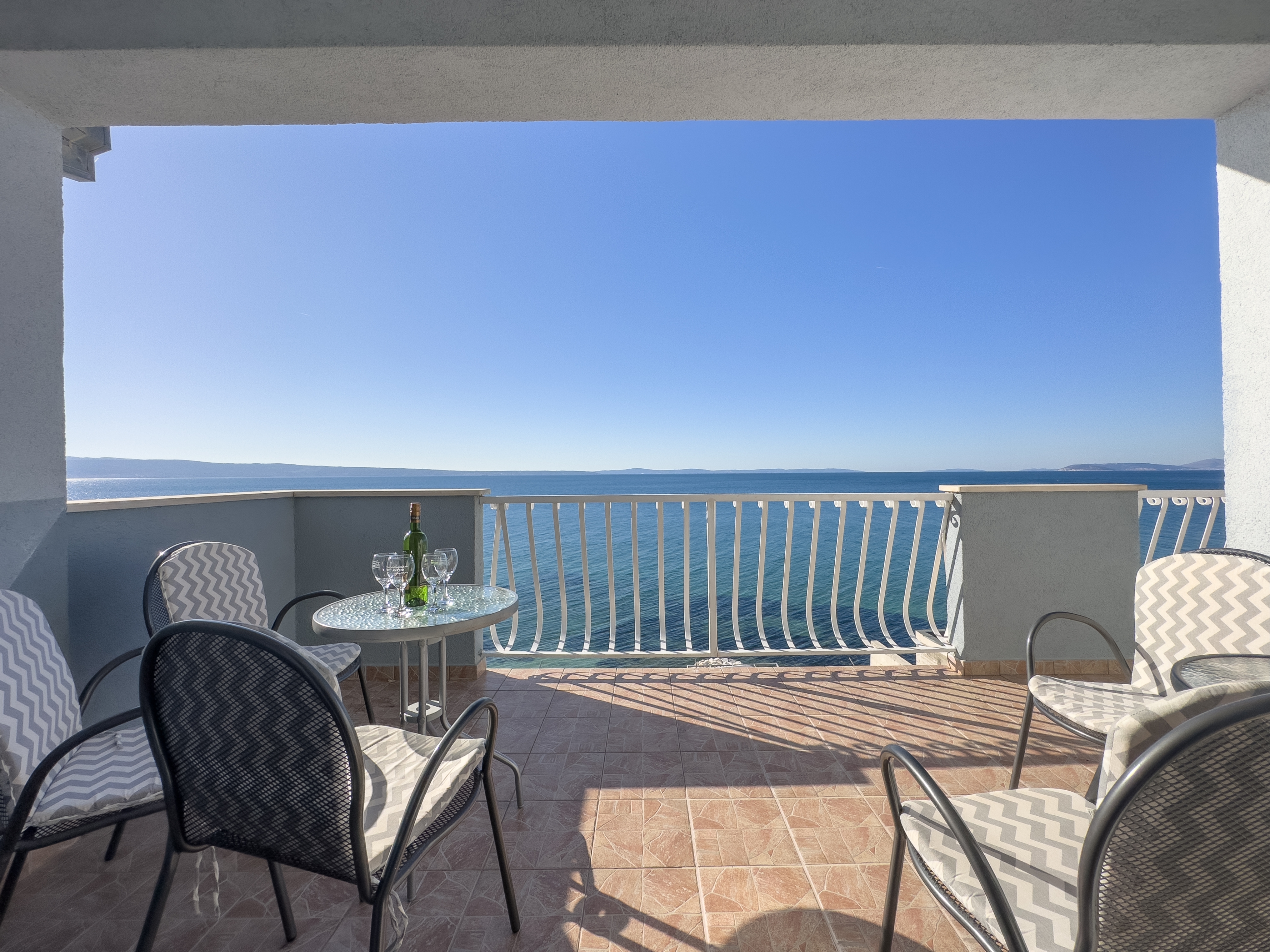 Two bedroom apartment near beach Podstrana, Split  A-b