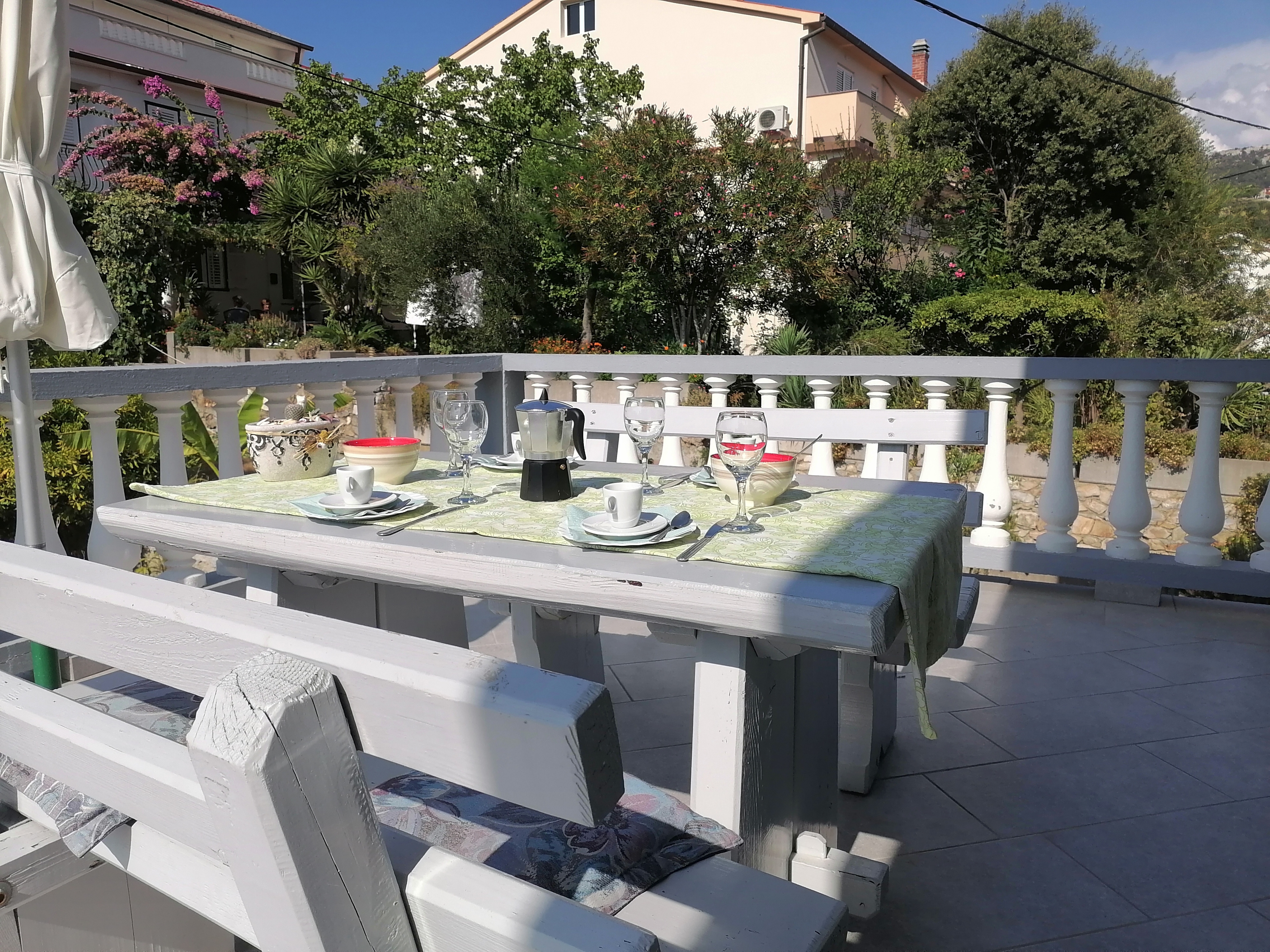 Two bedroom apartment with terrace Palit, Rab  A-a