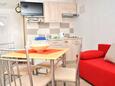 Blagovaonica Veli Rat, Blagovaonica u smještaju tipa apartment, kućni ljubimci dozvoljeni i WiFi.
