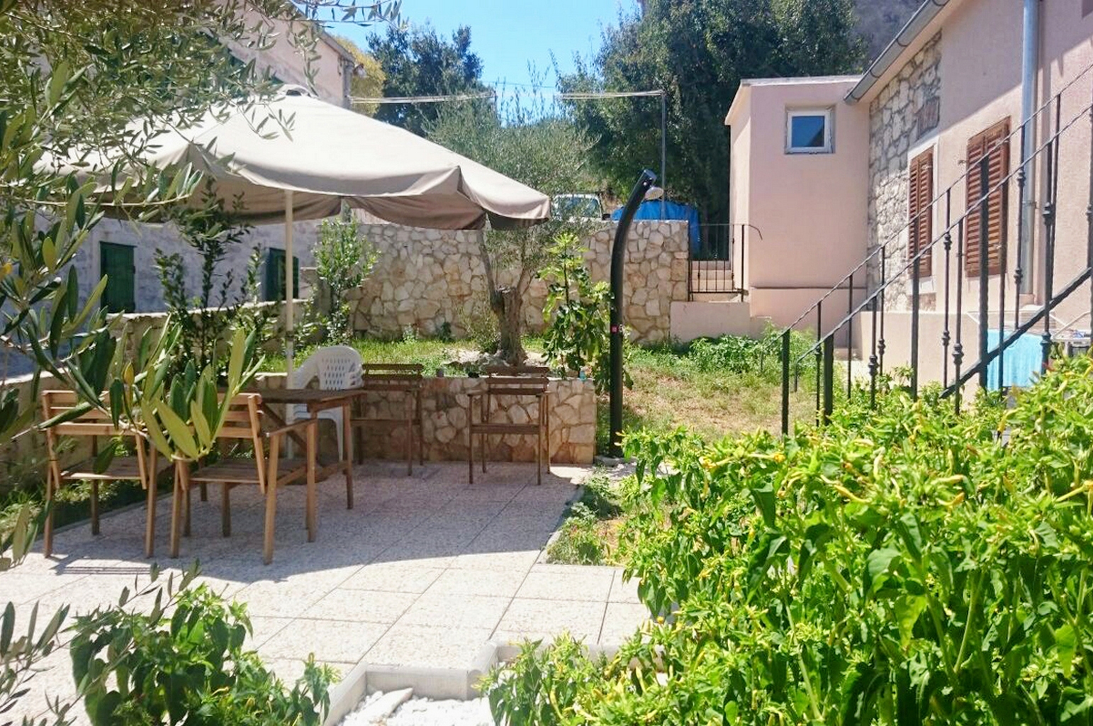 Two bedroom apartment with terrace Veli Rat, Dugi otok  A-a