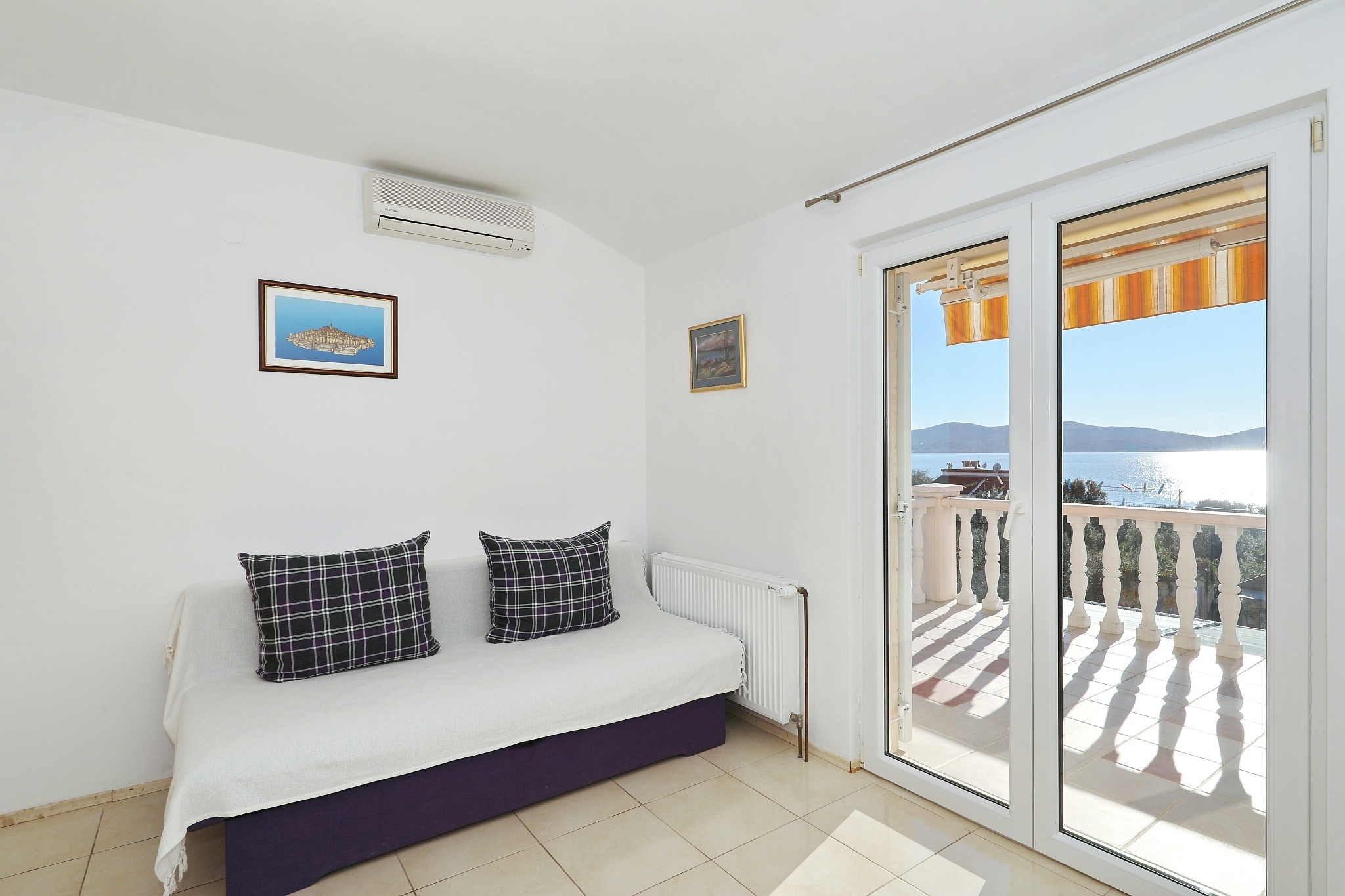 One bedroom apartment with terrace and sea view Sukošan, Zadar  A-a