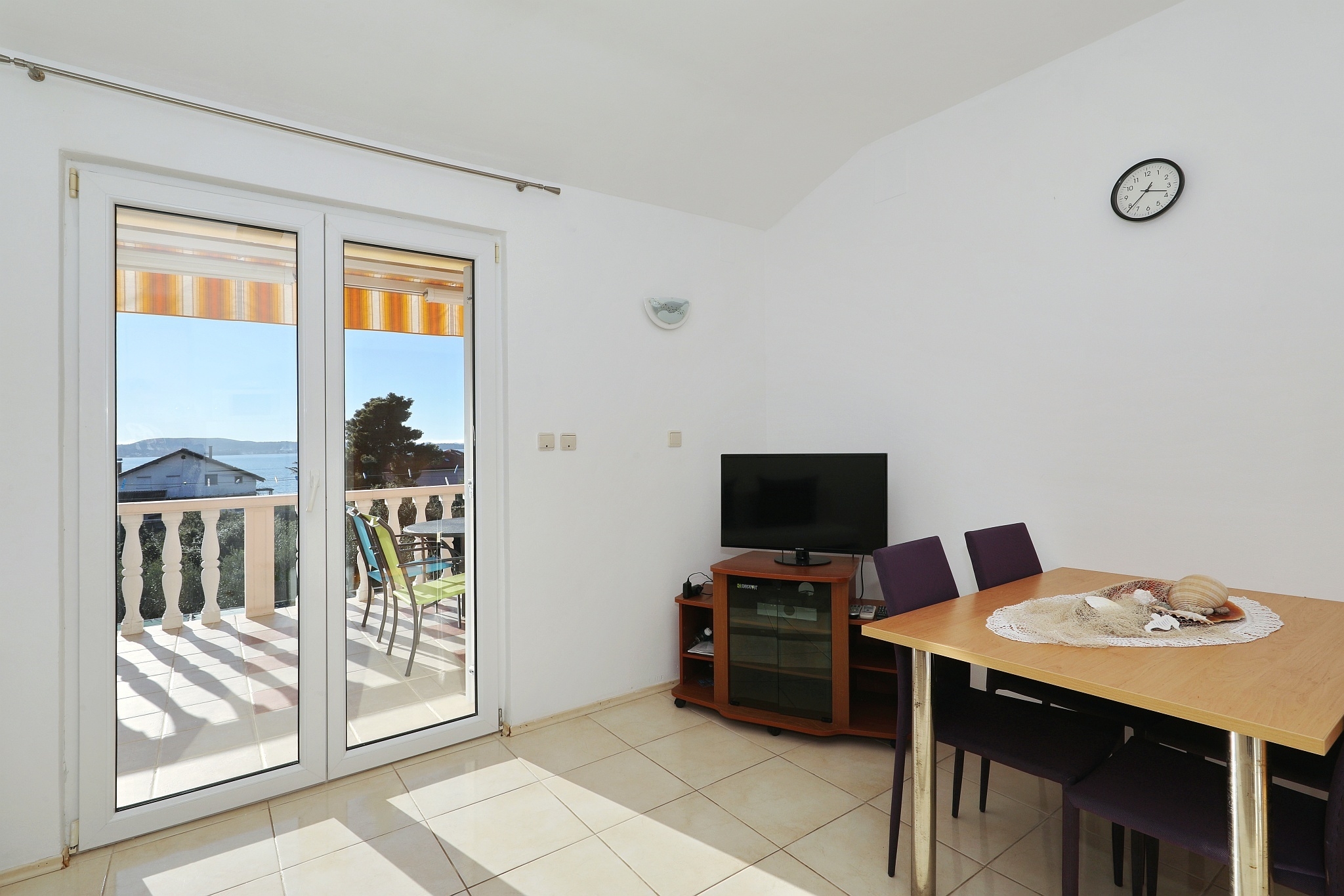 One bedroom apartment with terrace and sea view Sukošan, Zadar  A-a