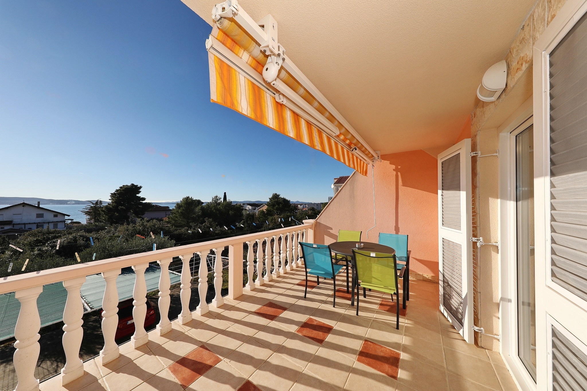 One bedroom apartment with terrace and sea view Sukošan, Zadar  A-a