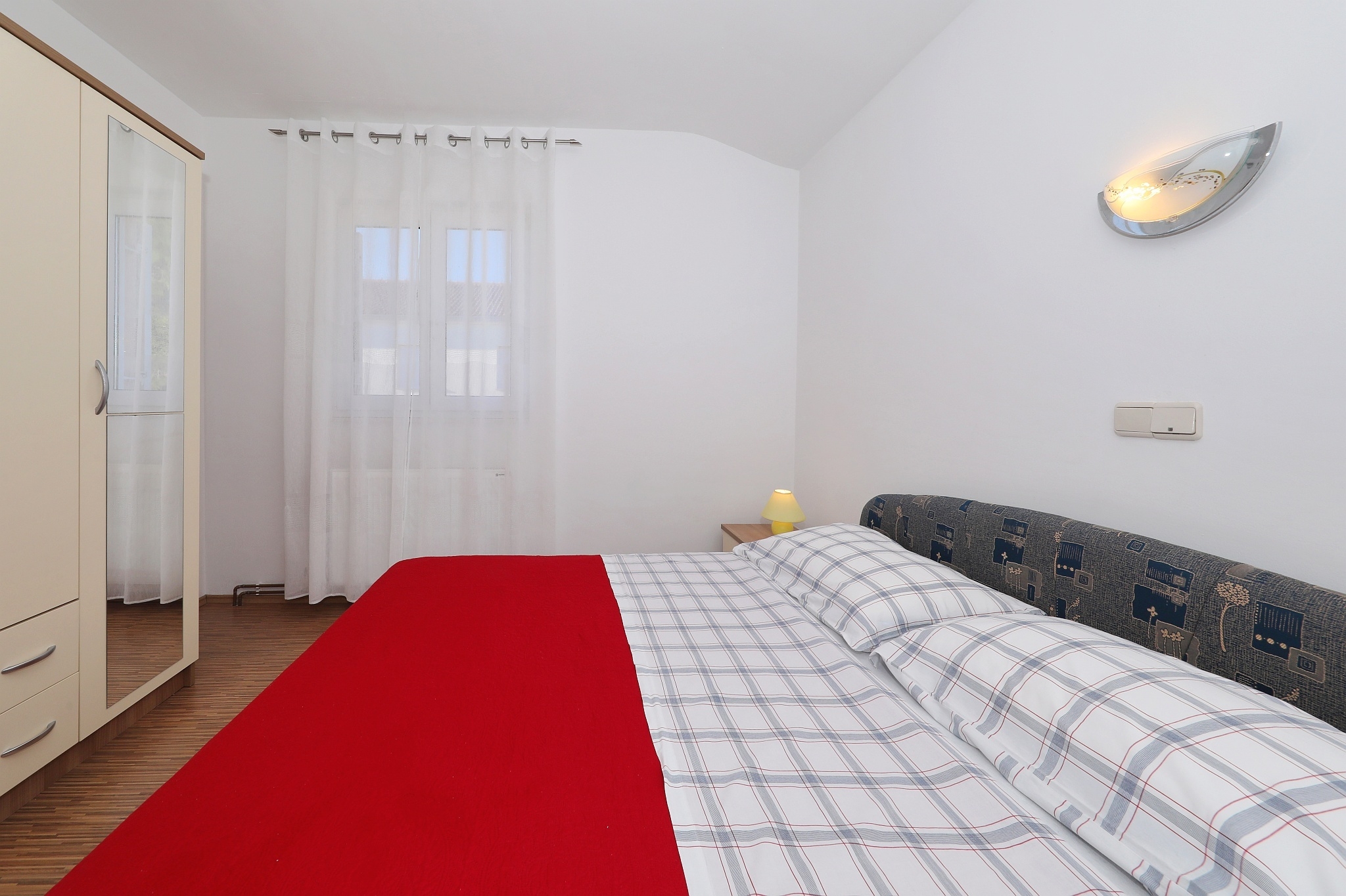One bedroom apartment with terrace and sea view Sukošan, Zadar  A-b