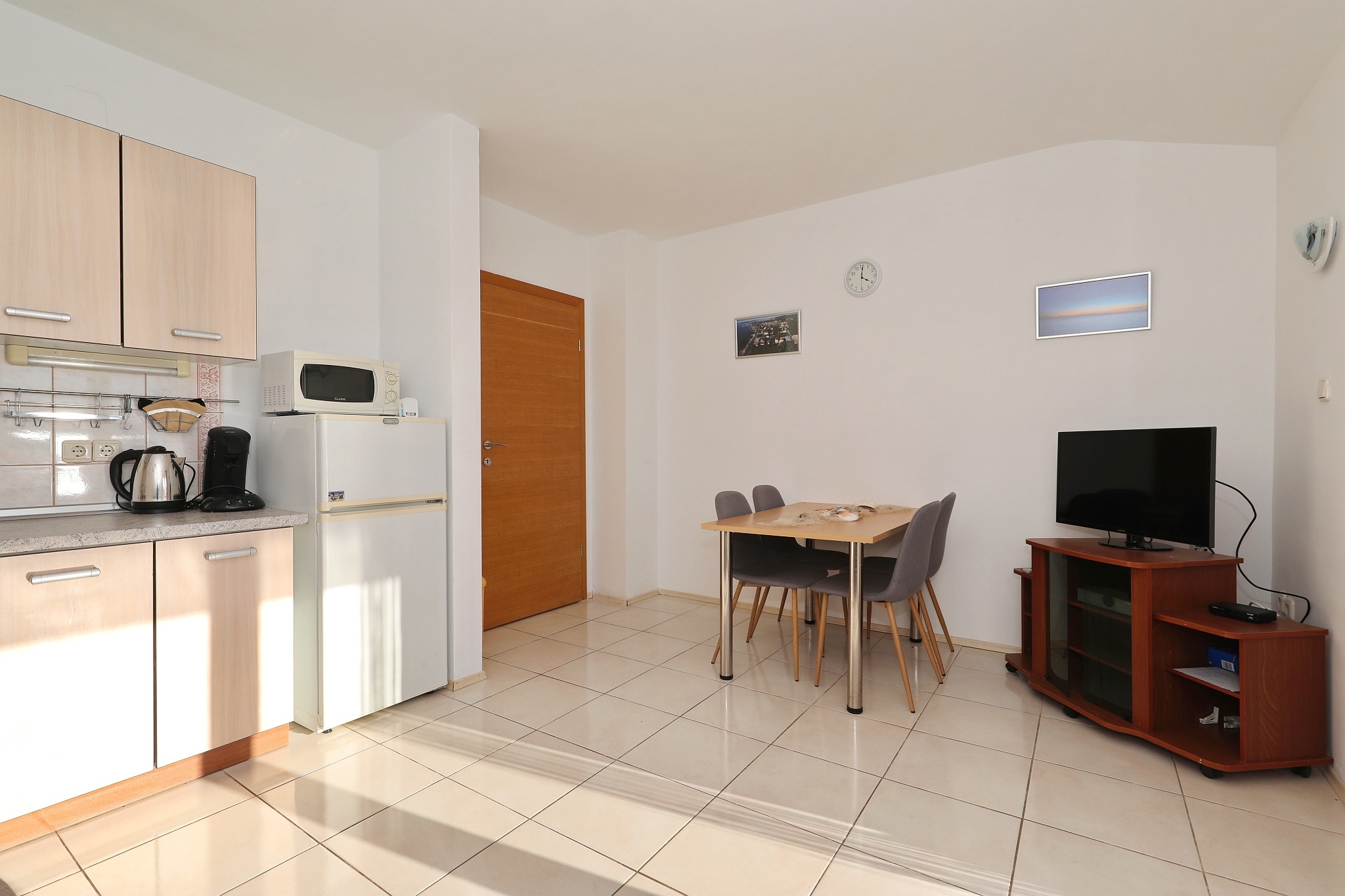 One bedroom apartment with terrace and sea view Sukošan, Zadar  A-b
