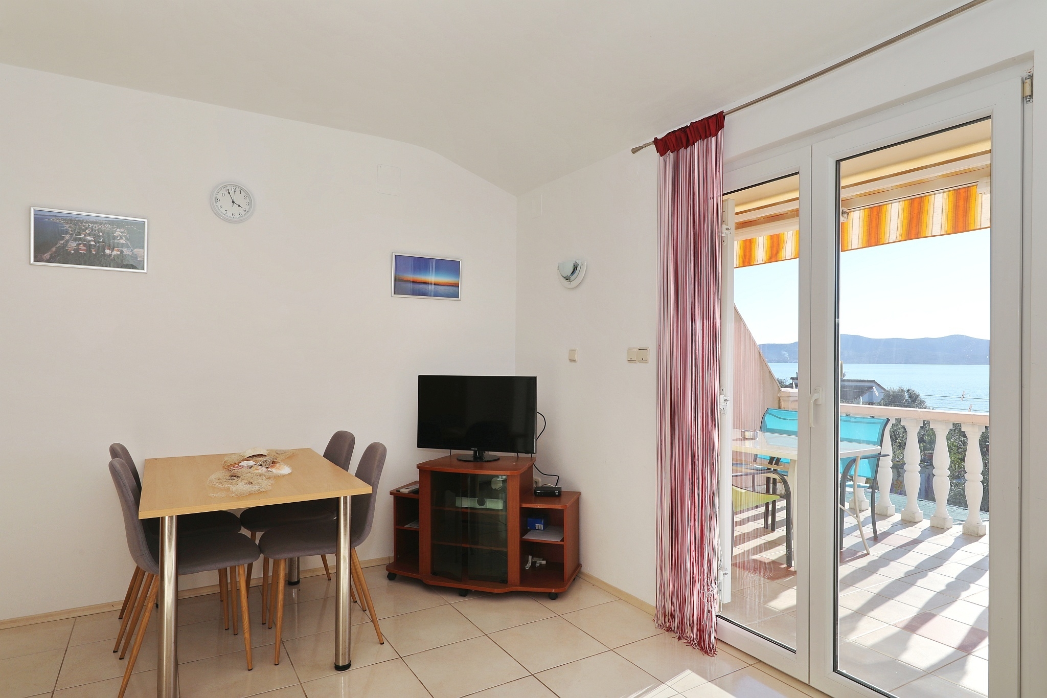 One bedroom apartment with terrace and sea view Sukošan, Zadar  A-b