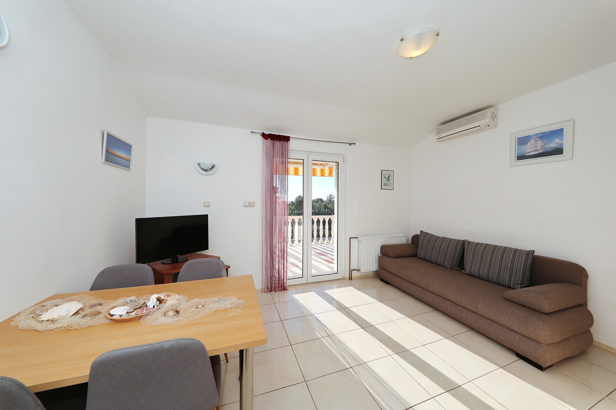 One bedroom apartment with terrace and sea view Sukošan, Zadar  A-b