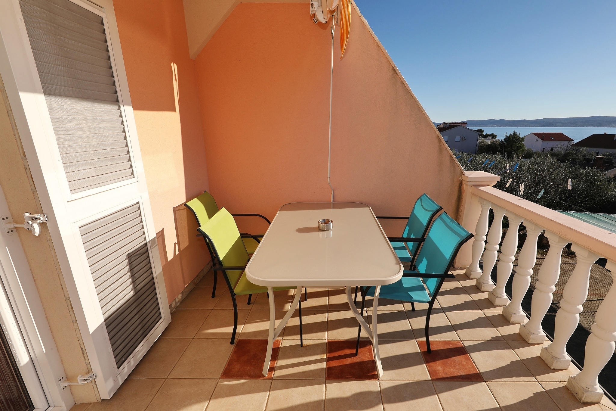 One bedroom apartment with terrace and sea view Sukošan, Zadar  A-b