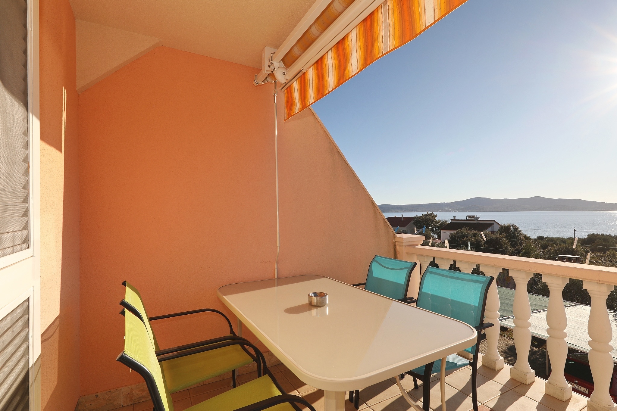 One bedroom apartment with terrace and sea view Sukošan, Zadar  A-b