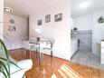 Jídelna Split, Jídelna v ubytování typu apartment, s klimatizací, domácí mazlíčci povoleni a WiFi.