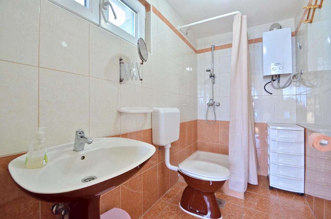 Three bedroom apartment near beach Cove Vela Borova, Korčula  A-a