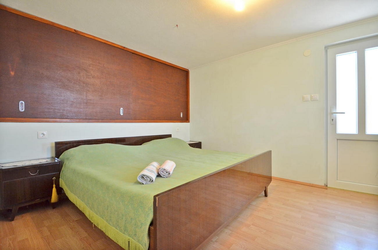 Three bedroom apartment near beach Cove Vela Borova, Korčula  A-a