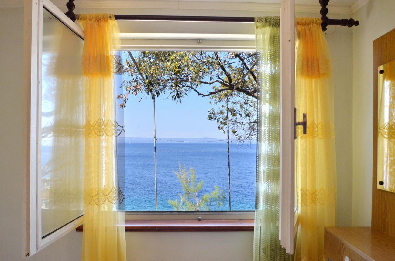Three bedroom apartment near beach Cove Vela Borova, Korčula  A-a