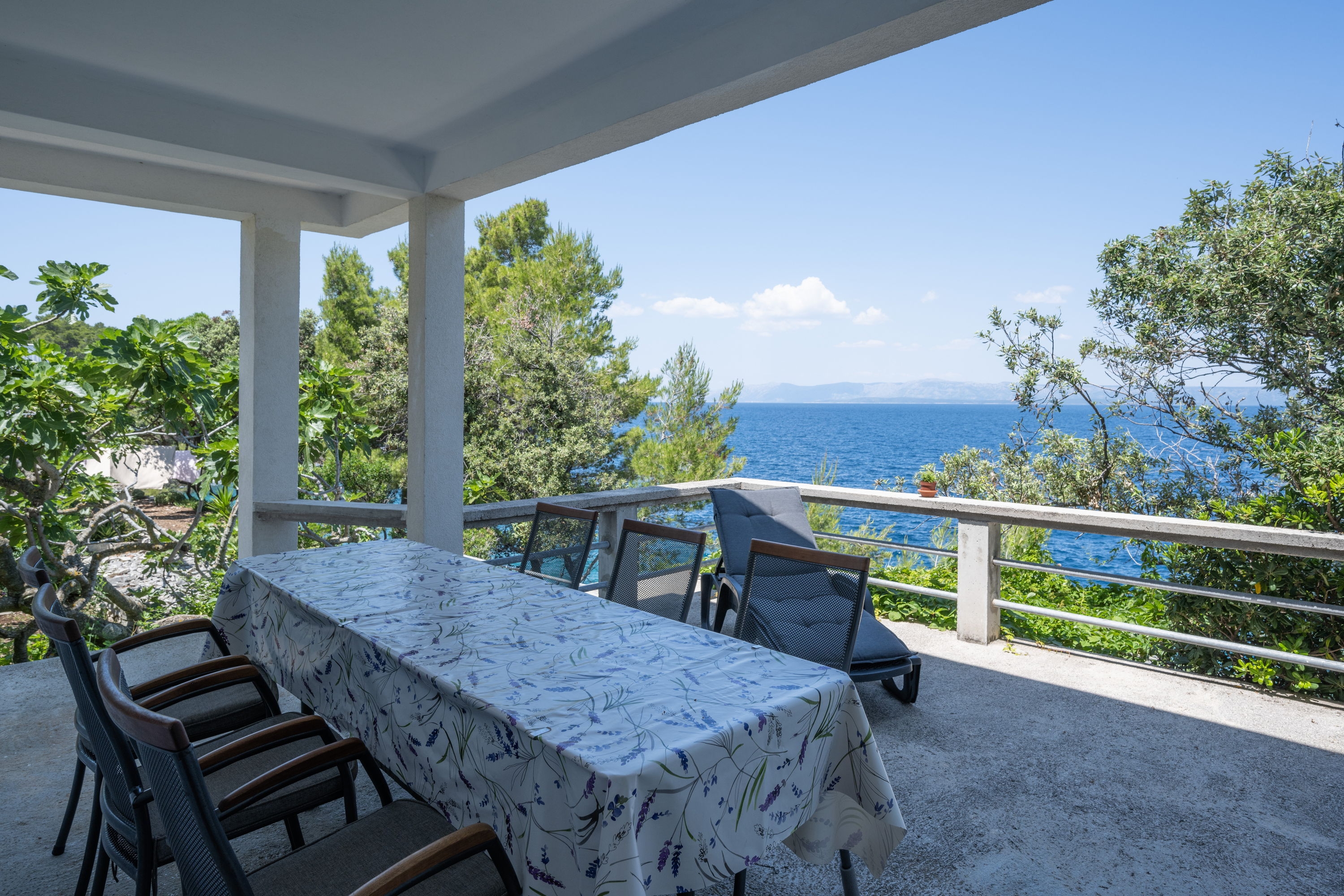 Three bedroom apartment near beach Cove Vela Borova, Korčula  A-a