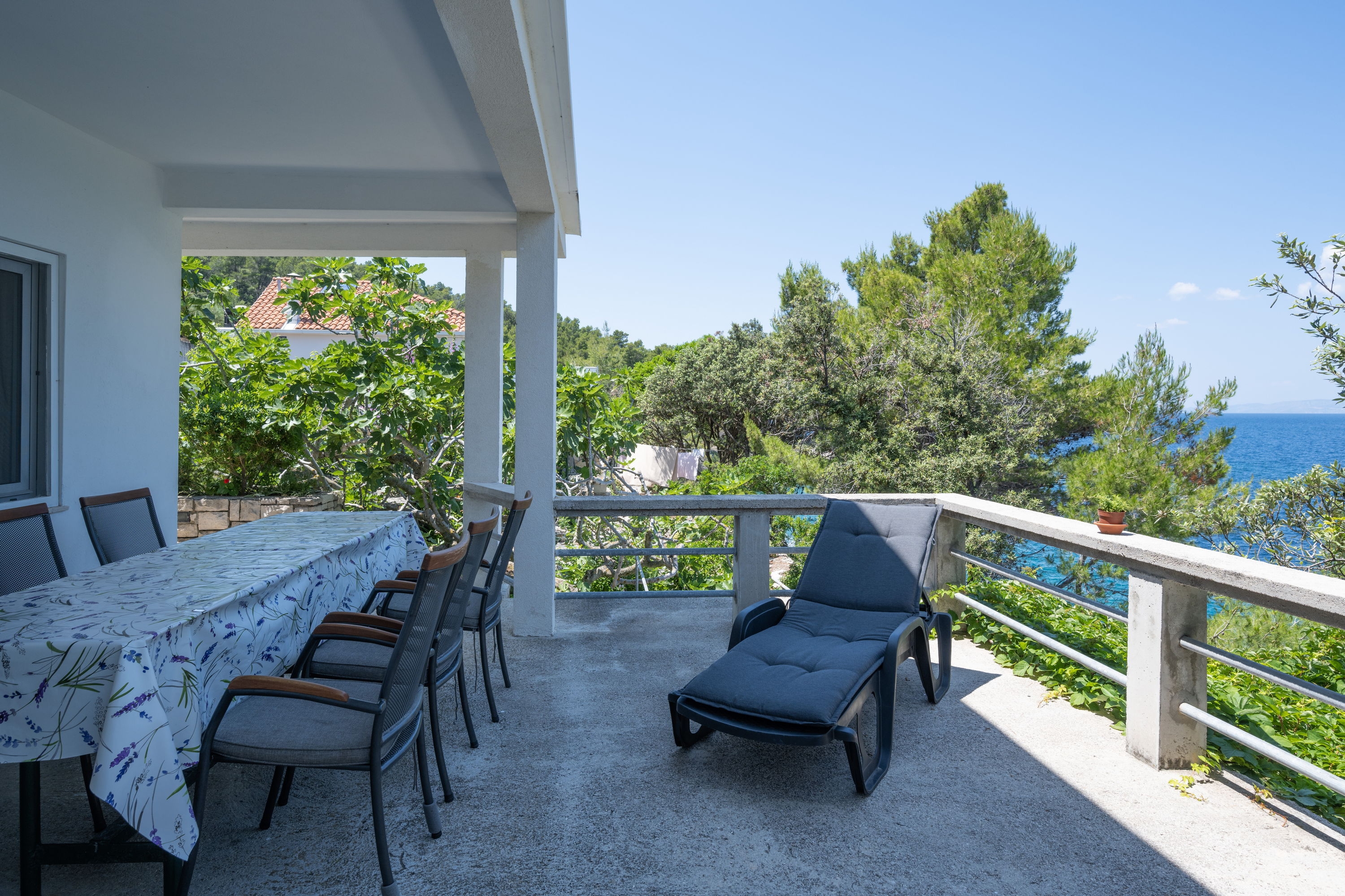 Three bedroom apartment near beach Cove Vela Borova, Korčula  A-a
